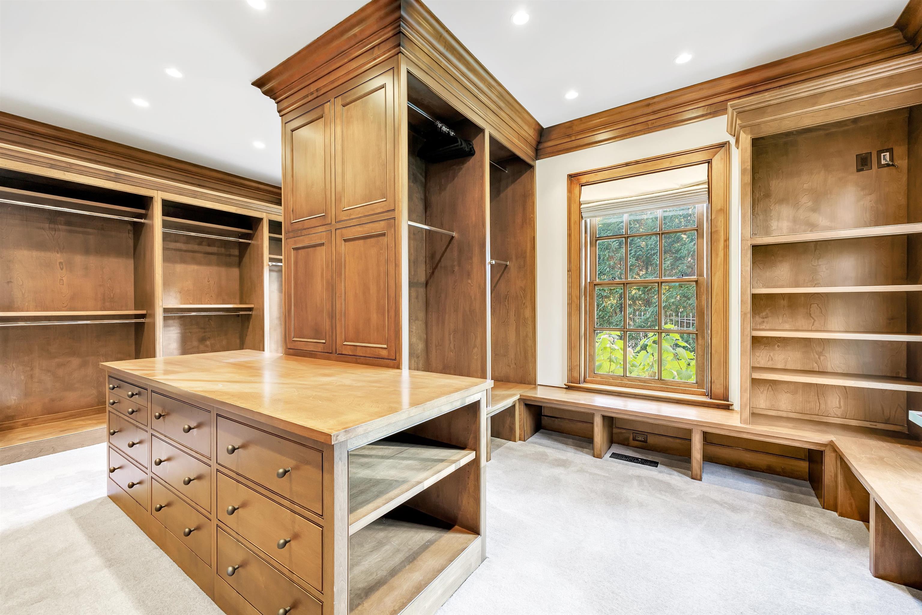 HOBART, Wisconsin, 54155, United States, 4 Bedrooms Bedrooms, ,7 BathroomsBathrooms,Residential,For Sale,1991559