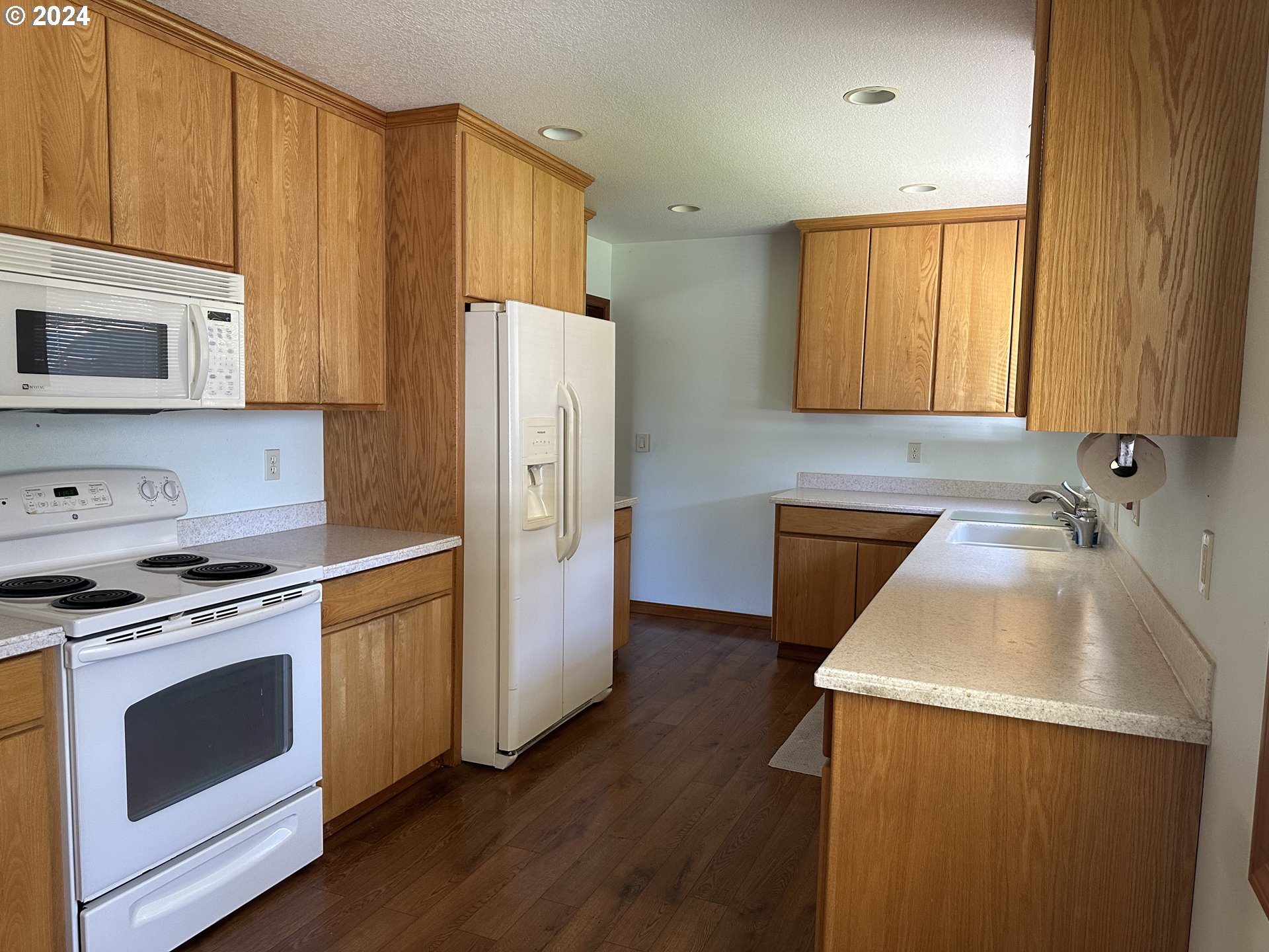 Oregoncity, Oregon, 97045, United States, 3 Bedrooms Bedrooms, ,2 BathroomsBathrooms,Residential,For Sale,1879834