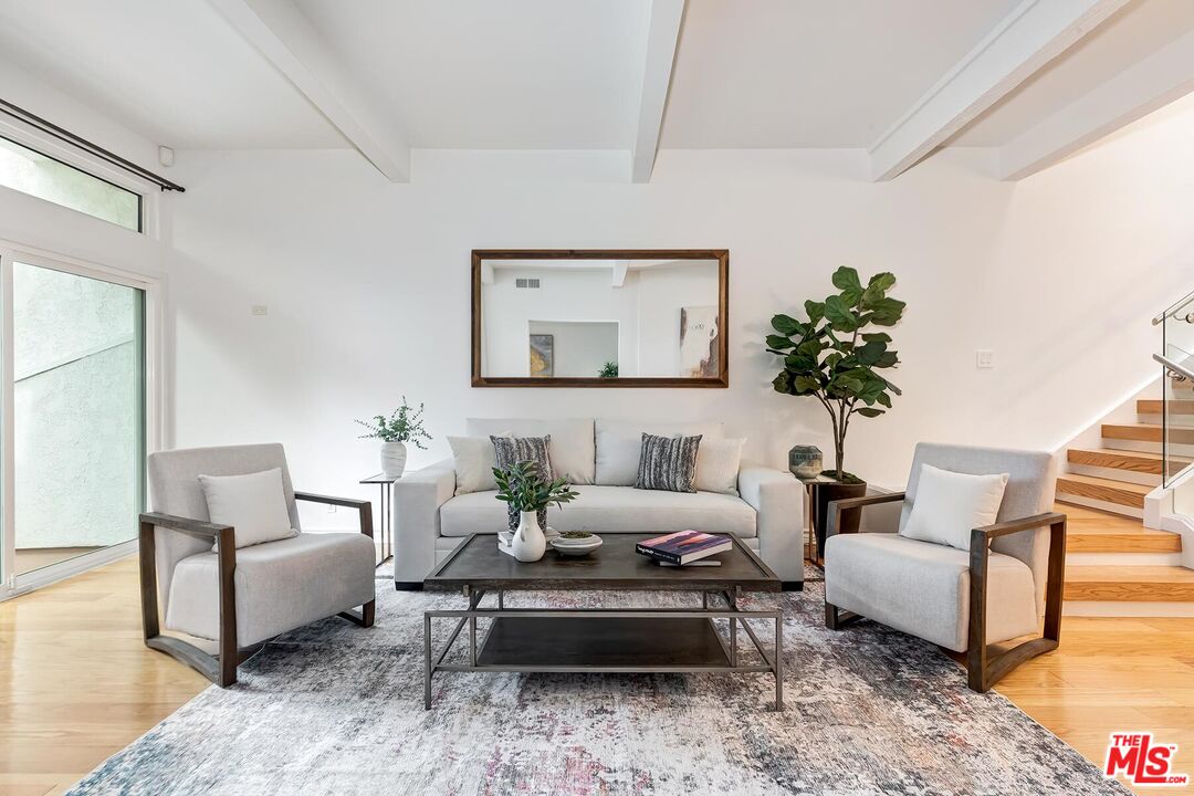 Pacific Palisades, California, 90272, United States, 3 Bedrooms Bedrooms, ,4 BathroomsBathrooms,Residential,For Sale,1993349