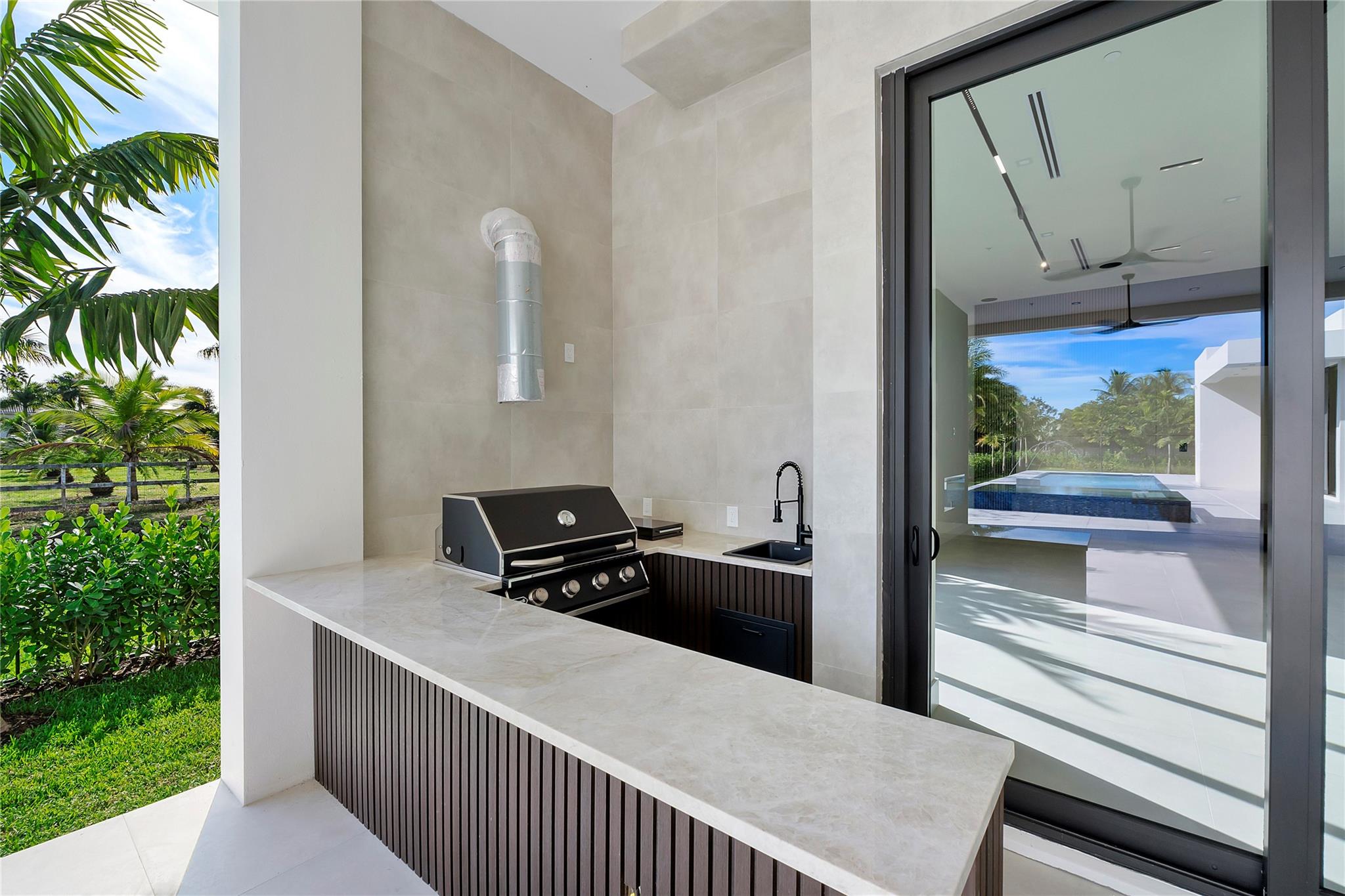 Plantation, Florida, 33323, United States, 6 Bedrooms Bedrooms, ,8 BathroomsBathrooms,Residential,For Sale,1984384