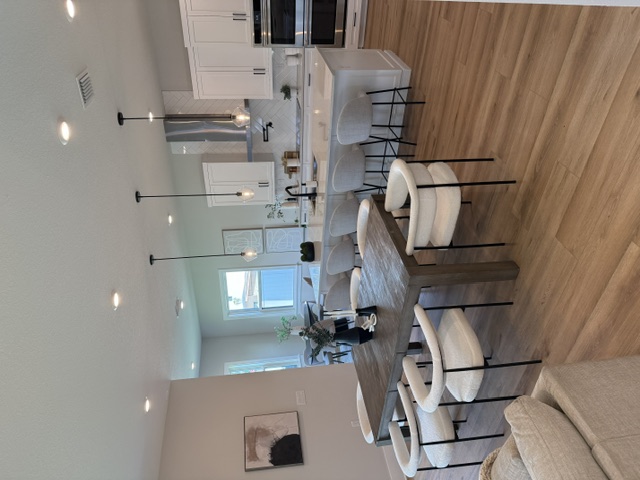 Tampa, Florida, 33611, United States, 5 Bedrooms Bedrooms, ,4 BathroomsBathrooms,Residential,For Sale,1992381
