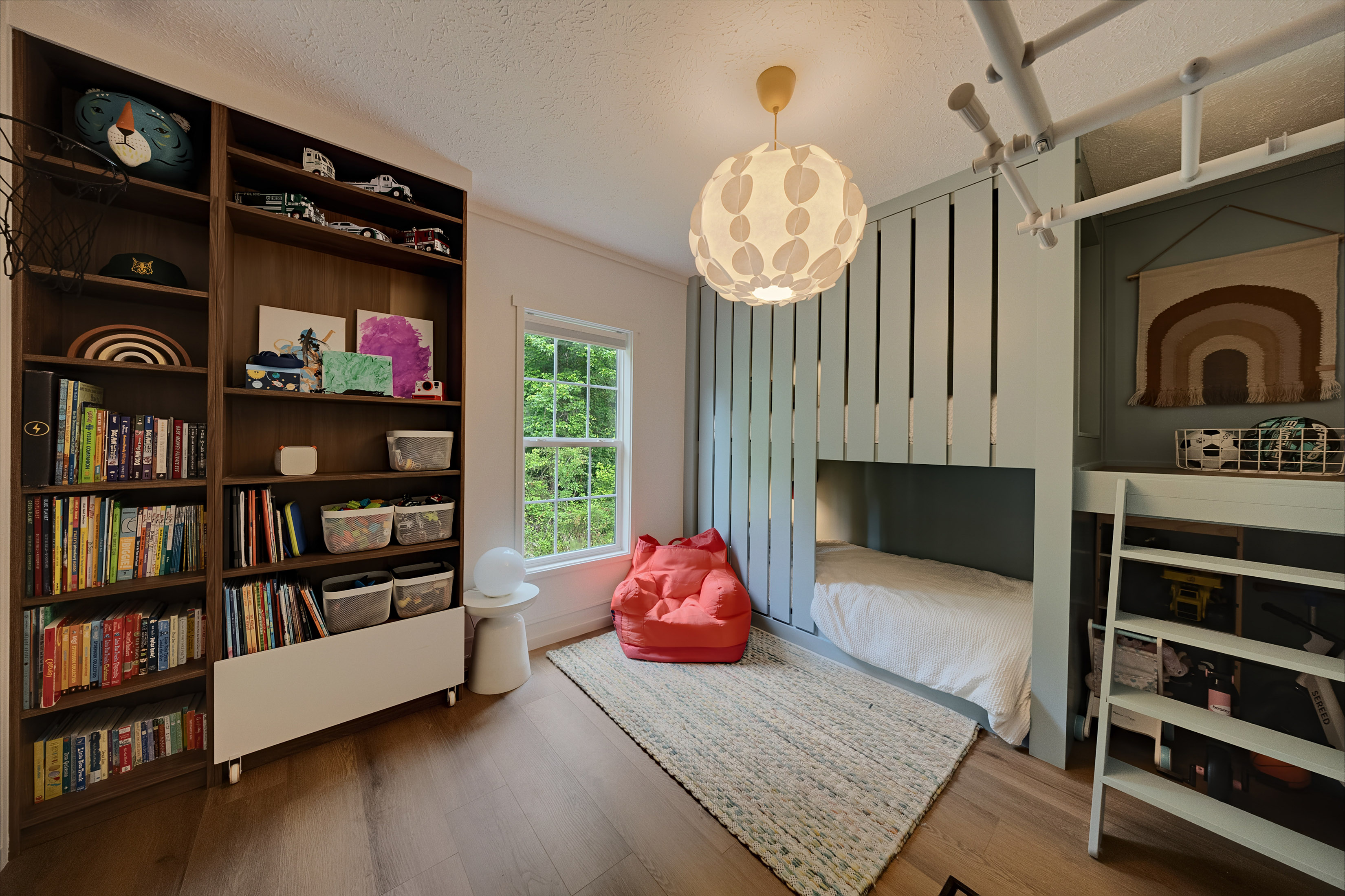  Completely Refreshed Home on Five Private Acres - 物件實景