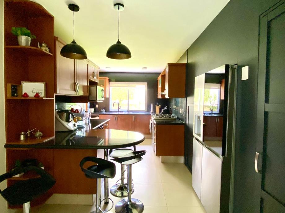 Atizapán de Zaragoza, Estado de méxico, 52930, Mexico, 3 Bedrooms Bedrooms, ,3 BathroomsBathrooms,Residential,For Sale,1917904