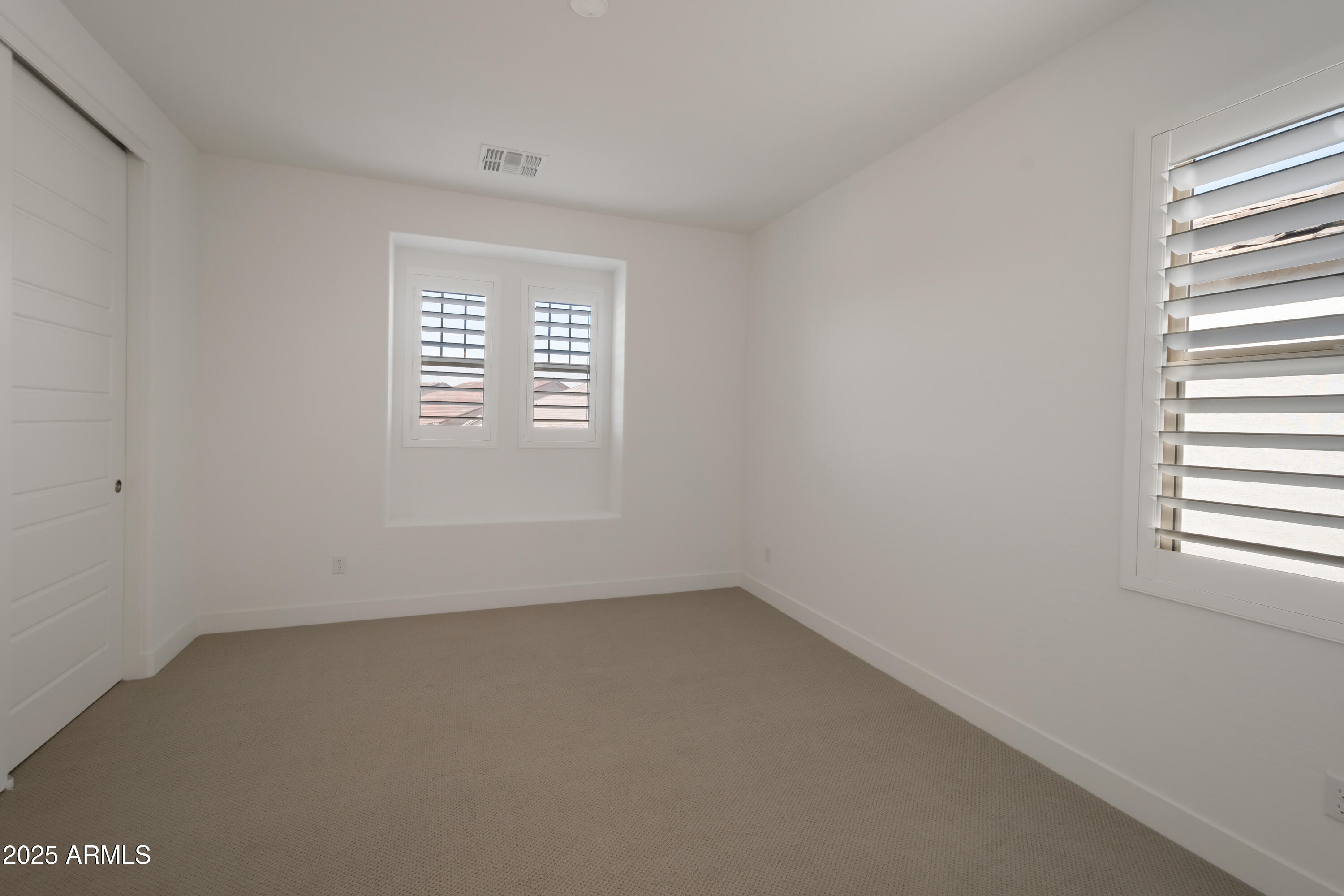 Mesa, Arizona, 85215, United States, 5 Bedrooms Bedrooms, ,Residential,For Sale,1942270