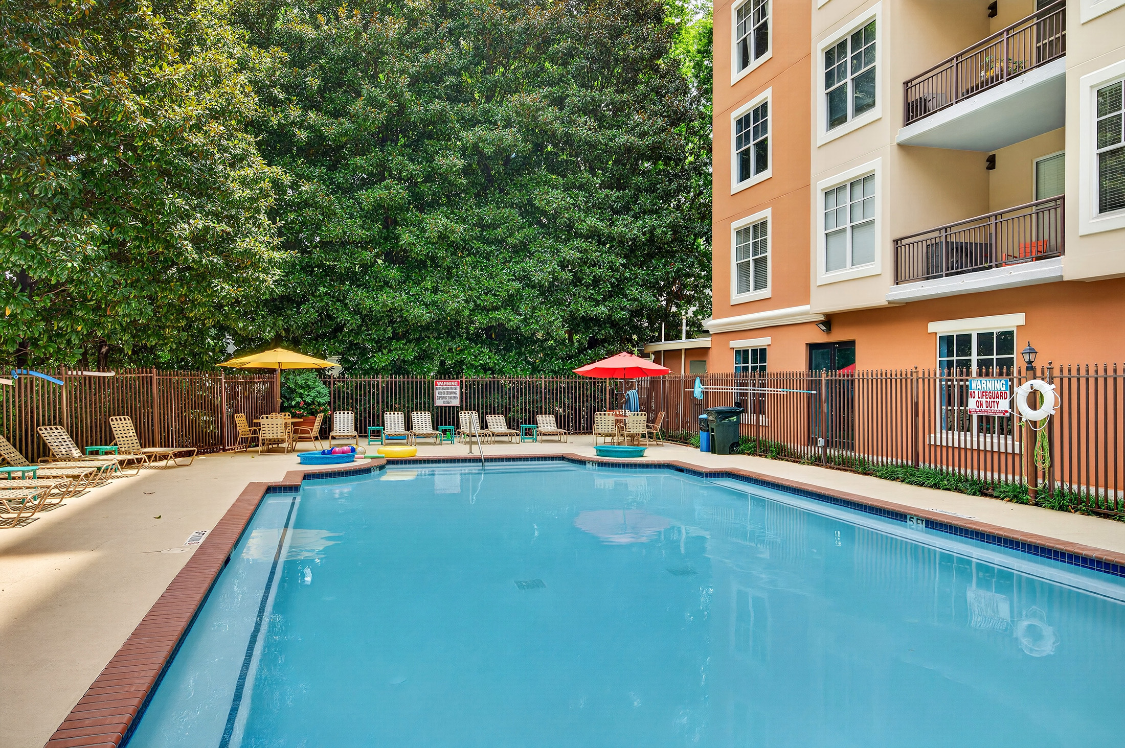  Beautifully Renovated Condo in Unbeatable Midtown Location - 物件實景