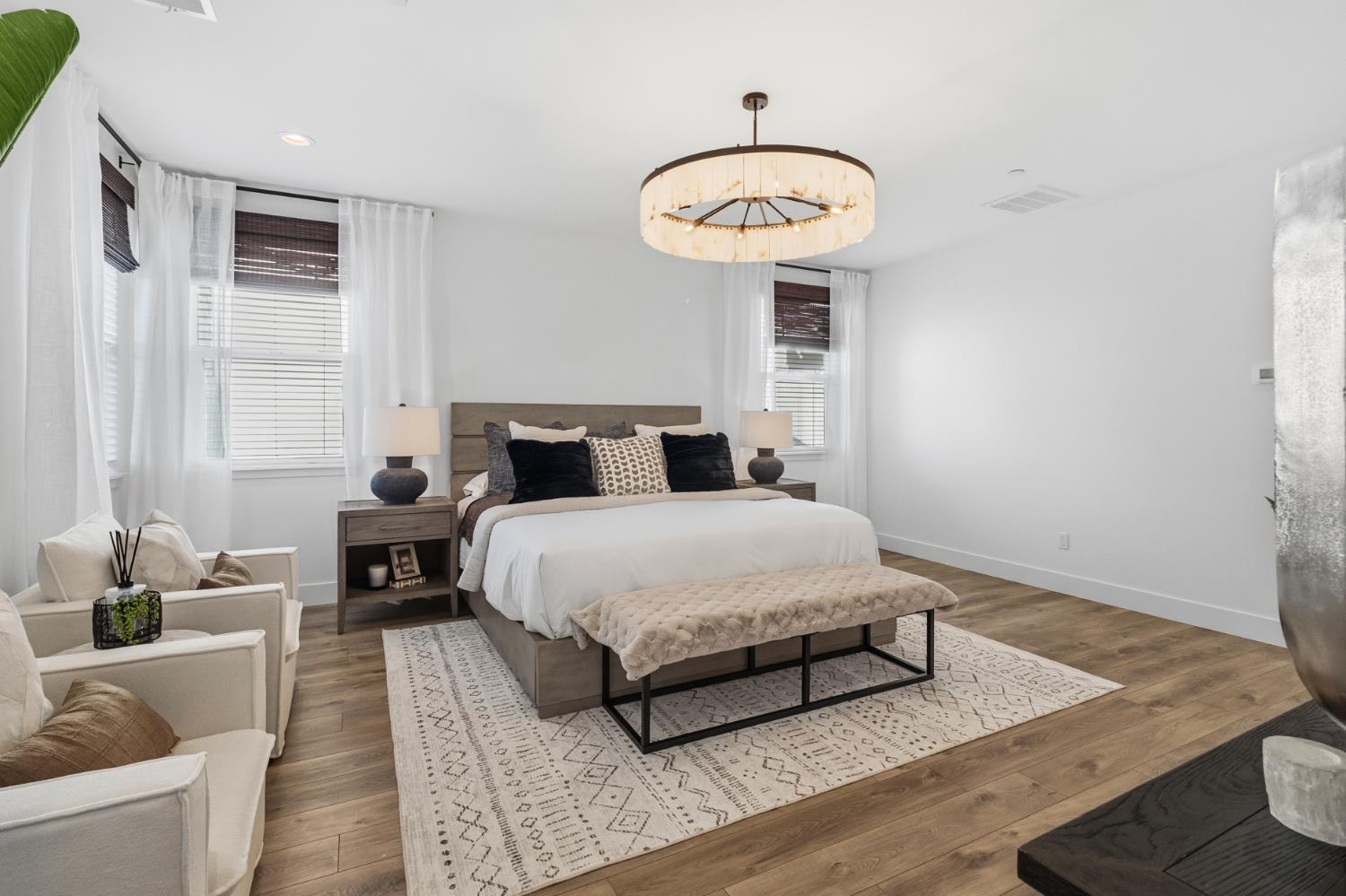 Sacramento, California, 95818, United States, 3 Bedrooms Bedrooms, ,3 BathroomsBathrooms,Residential,For Sale,1993091