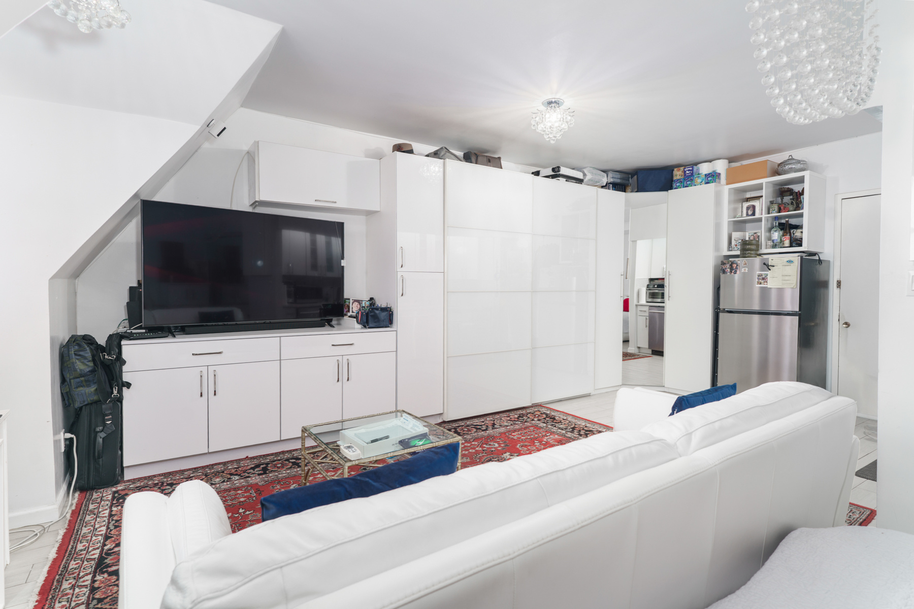  ?BEAUTIFULLY RENOVATED SPACIOUS STUDIO IN PRIME LOCATION? - 物件實景