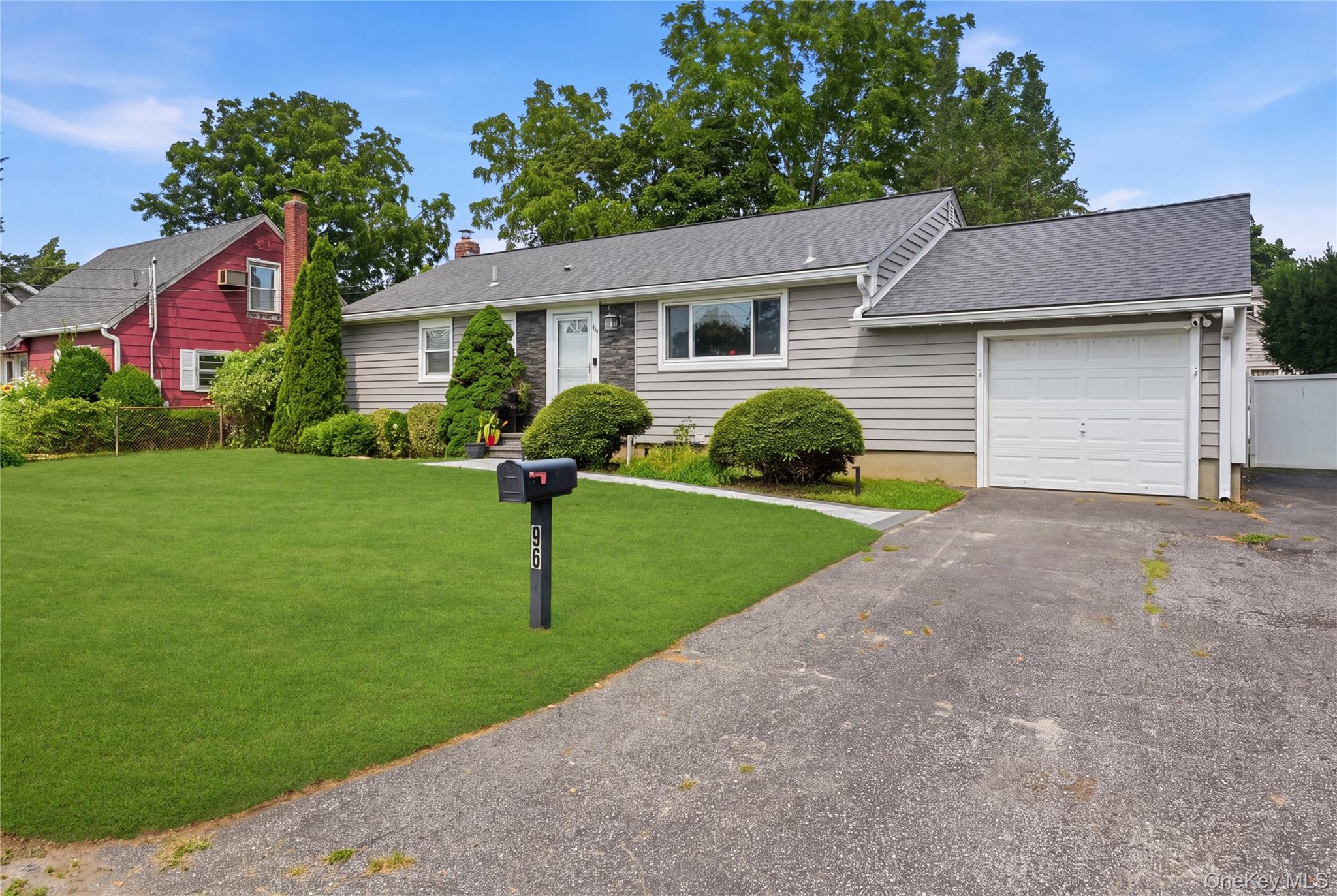 12th St, Huntington Station, NY 11746