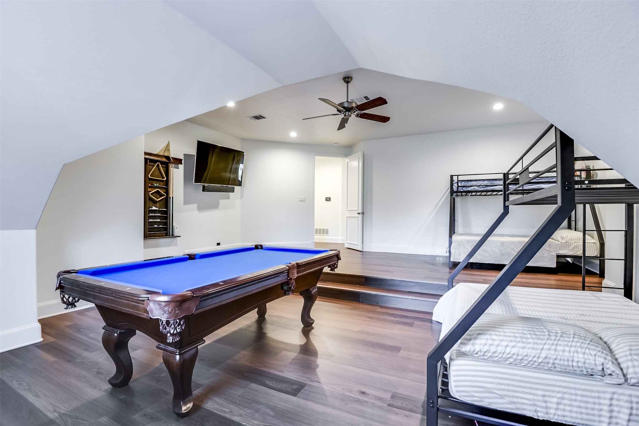 Mabank, Texas, 75156, United States, 3 Bedrooms Bedrooms, ,3 BathroomsBathrooms,Residential,For Sale,1990997