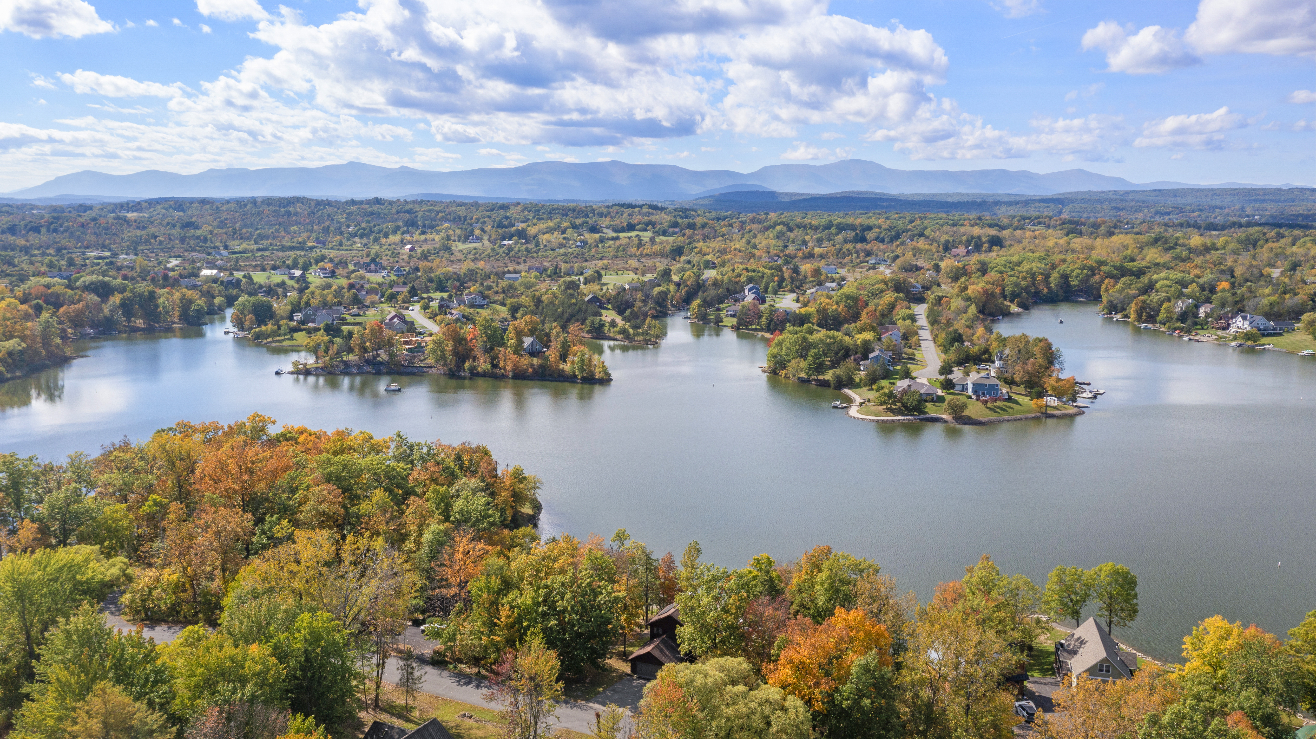 Athens, New York, 12015, United States, 3 Bedrooms Bedrooms, ,3 BathroomsBathrooms,Residential,For Sale,1995415