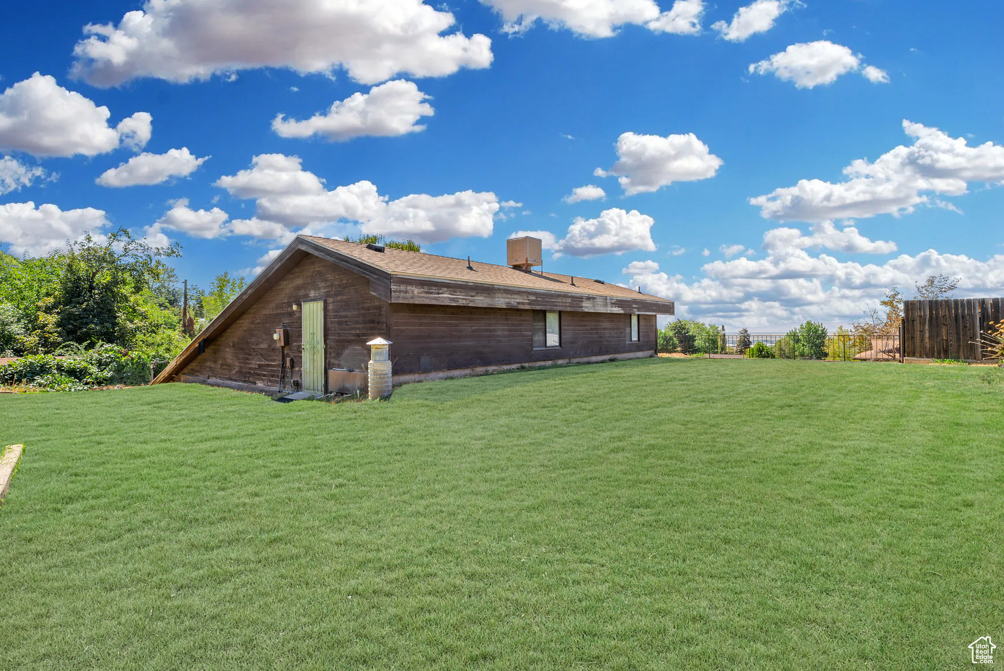 North Salt Lake, Utah, 84054, United States, 3 Bedrooms Bedrooms, ,3 BathroomsBathrooms,Residential,For Sale,1940946