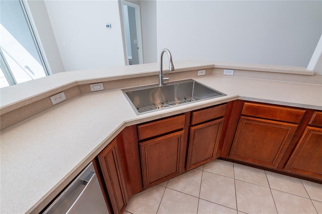 Orlando, Florida, 32824, United States, 5 Bedrooms Bedrooms, ,4 BathroomsBathrooms,Residential,For Sale,1988191