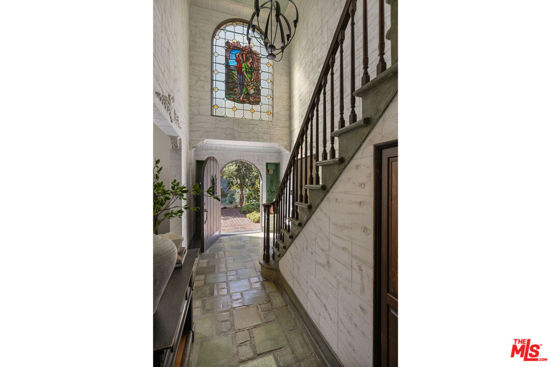 Los Angeles, California, 90065, United States, 5 Bedrooms Bedrooms, ,5 BathroomsBathrooms,Residential,For Sale,1987720