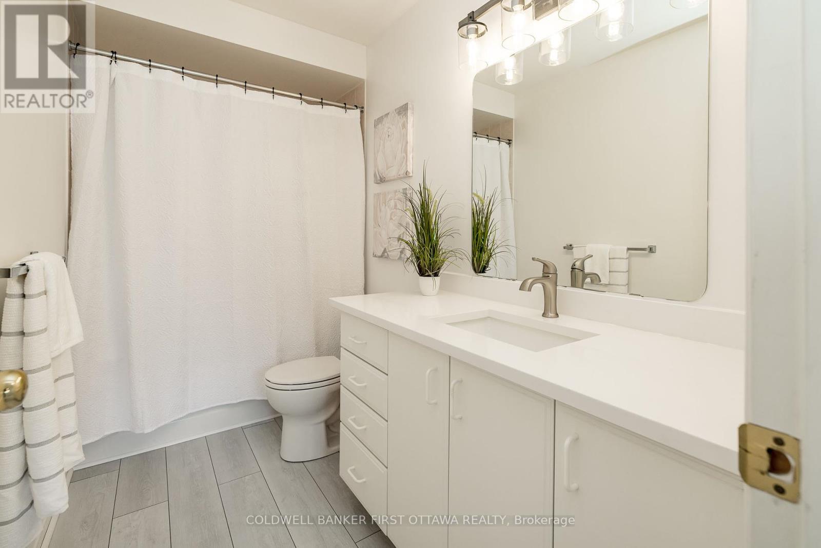 OTTAWA, Ontario, K2G 6N5, CA, 3 Bedrooms Bedrooms, ,2 BathroomsBathrooms,Residential,For Sale,1950028