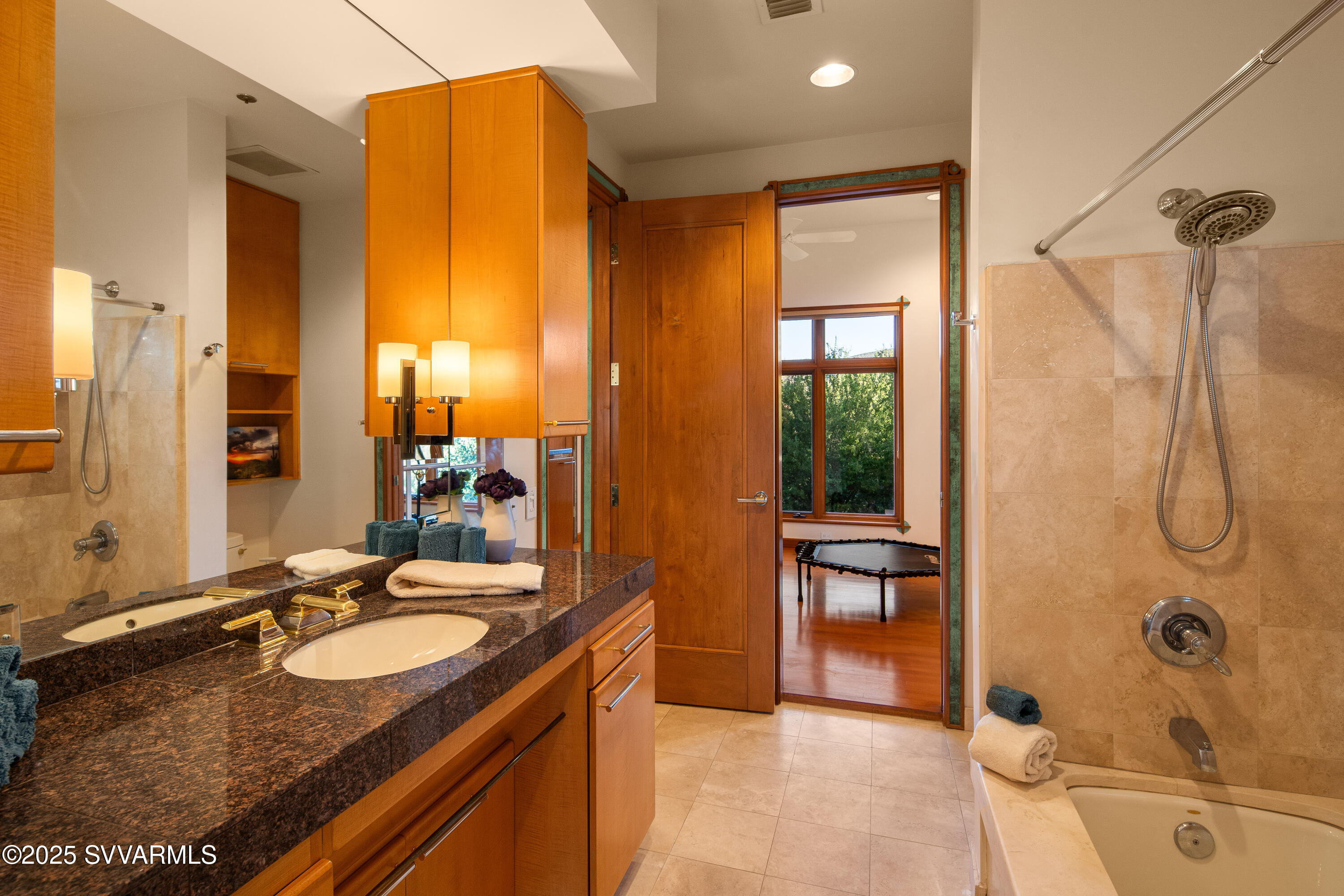 Sedona, Arizona, 86336, United States, 4 Bedrooms Bedrooms, ,3 BathroomsBathrooms,Residential,For Sale,1895371