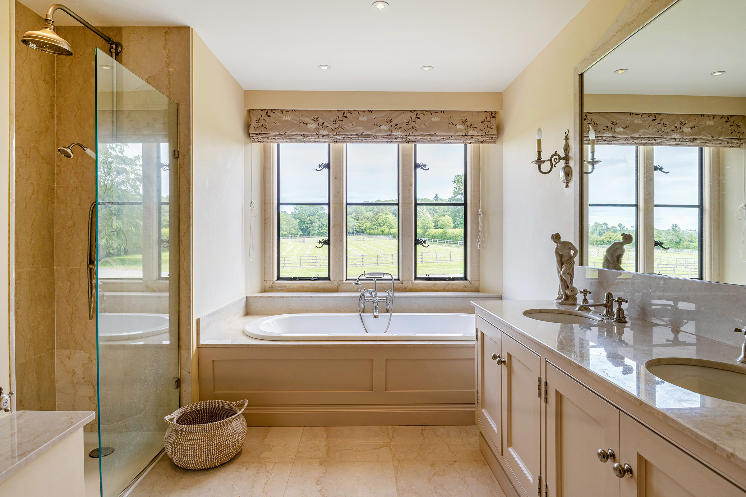  An Impressive Country Estate with Indoor Pool and Equestrian Facilities - 物件實景