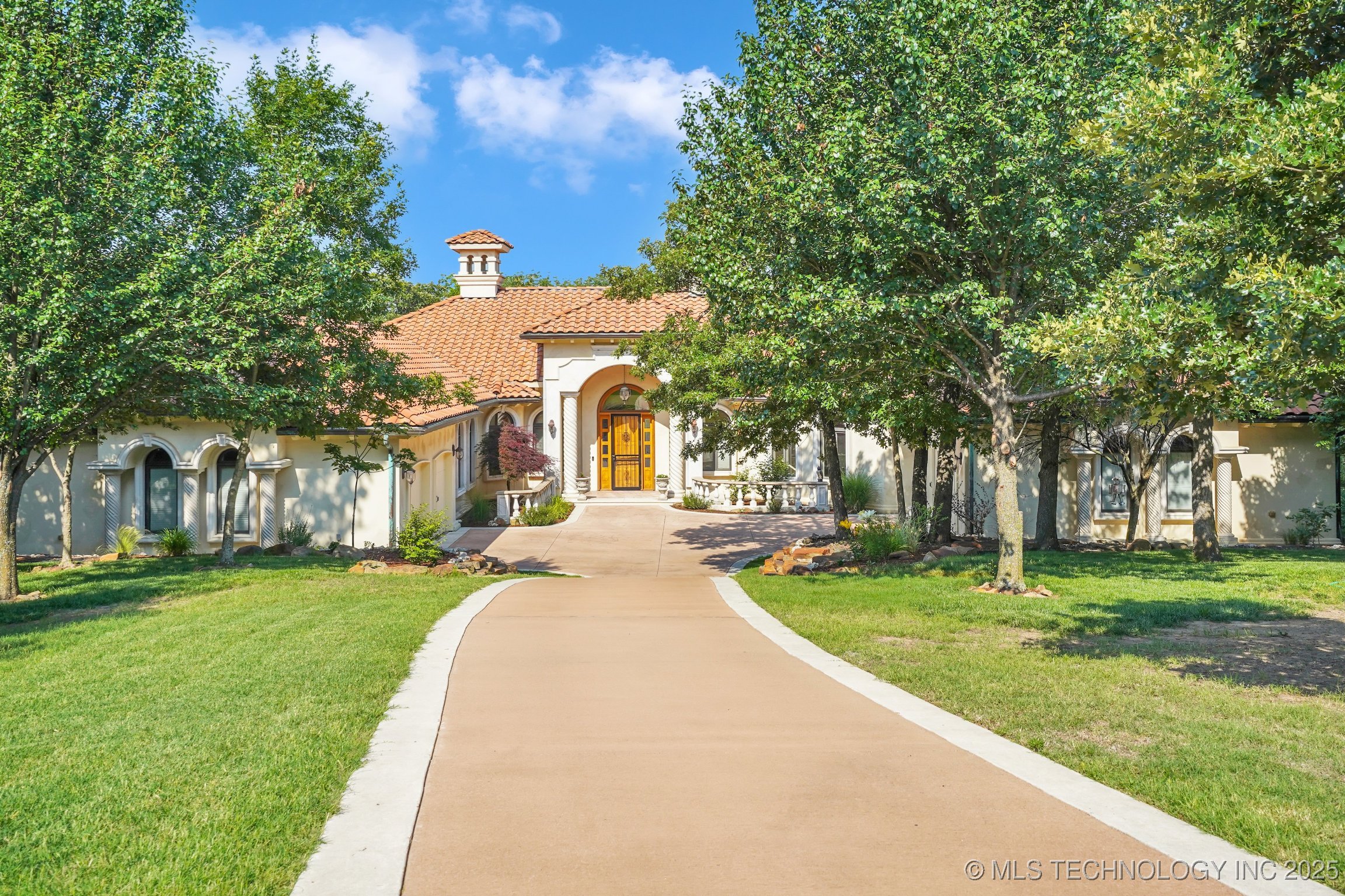 Tulsa, Oklahoma, 74132, United States, 4 Bedrooms Bedrooms, ,3 BathroomsBathrooms,Residential,For Sale,1917084