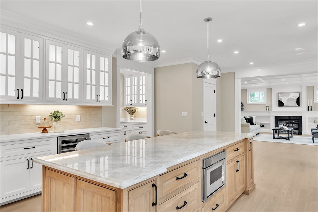 Lexington, Massachusetts, 02420, United States, 6 Bedrooms Bedrooms, ,7 BathroomsBathrooms,Residential,For Sale,1837719