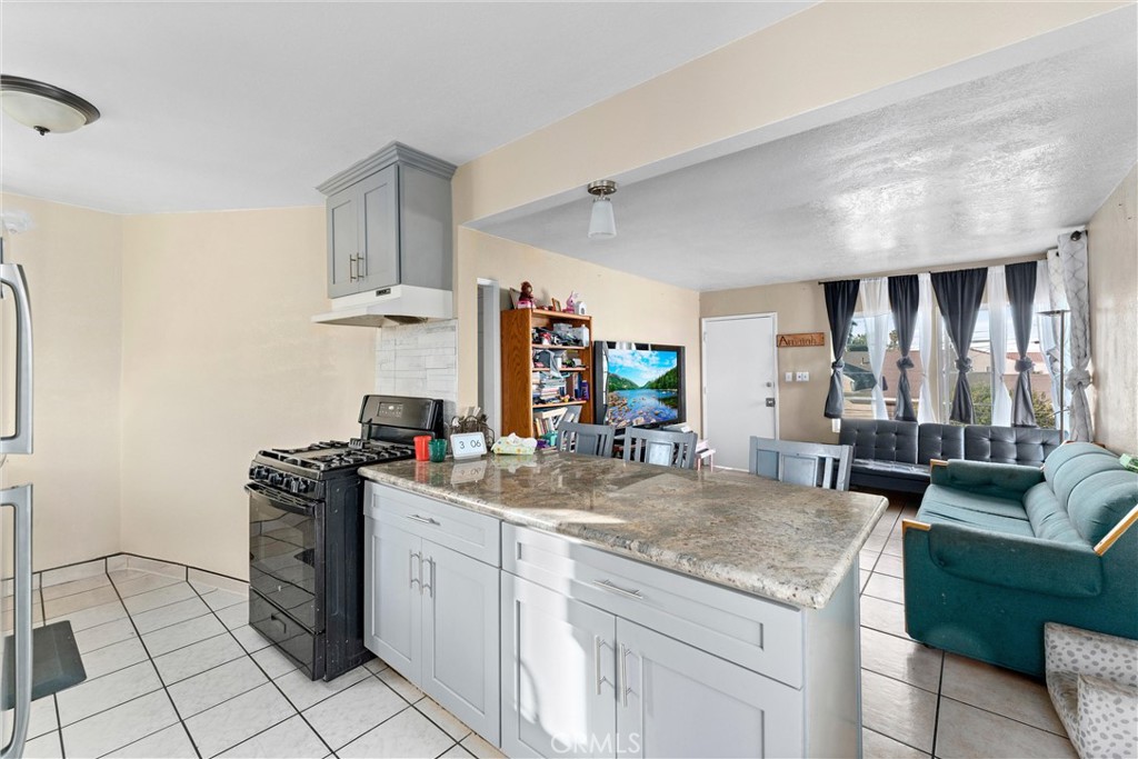 Compton, California, 90220, United States, ,Residential,For Sale,1842717