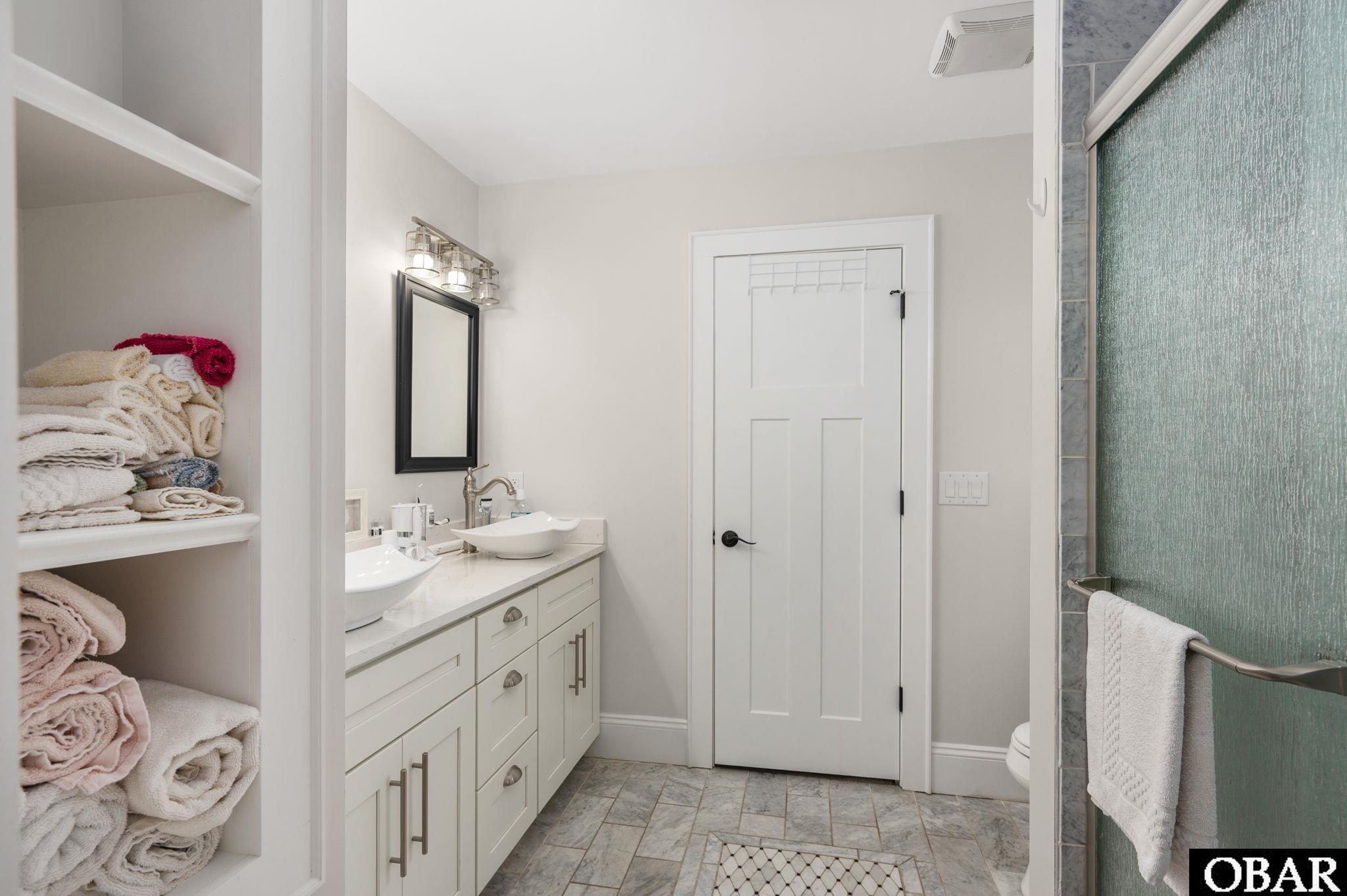 Kill Devil Hills, North Carolina, 27948, United States, 4 Bedrooms Bedrooms, ,3 BathroomsBathrooms,Residential,For Sale,1986142