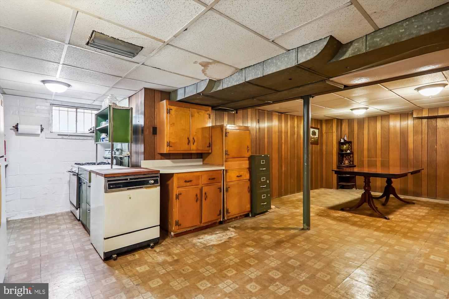 Silver Spring, Maryland, 20903, United States, 4 Bedrooms Bedrooms, ,2 BathroomsBathrooms,Residential,For Sale,1919736