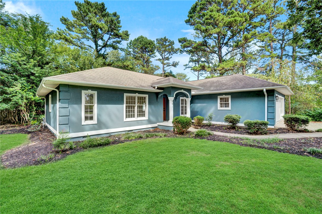 Seneca, South Carolina, 29672, United States, 3 Bedrooms Bedrooms, ,2 BathroomsBathrooms,Residential,For Sale,1913702