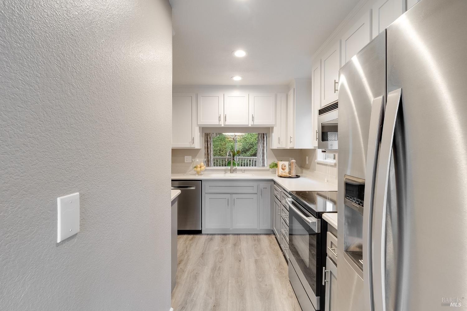 Martinez, California, 94553, United States, 3 Bedrooms Bedrooms, ,3 BathroomsBathrooms,Residential,For Sale,1990970