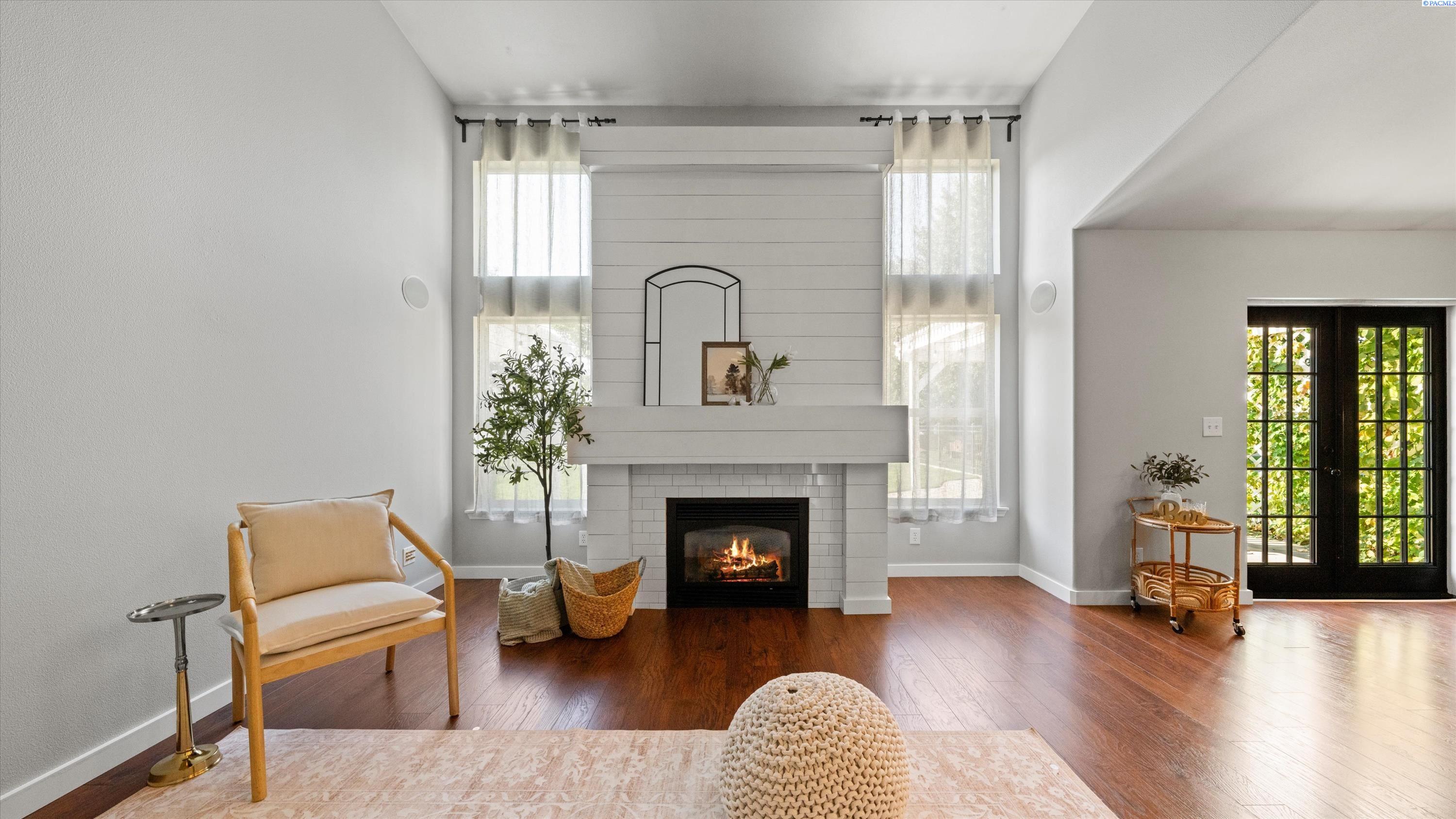 Pasco, Washington, 99301, United States, 4 Bedrooms Bedrooms, ,2 BathroomsBathrooms,Residential,For Sale,1956772