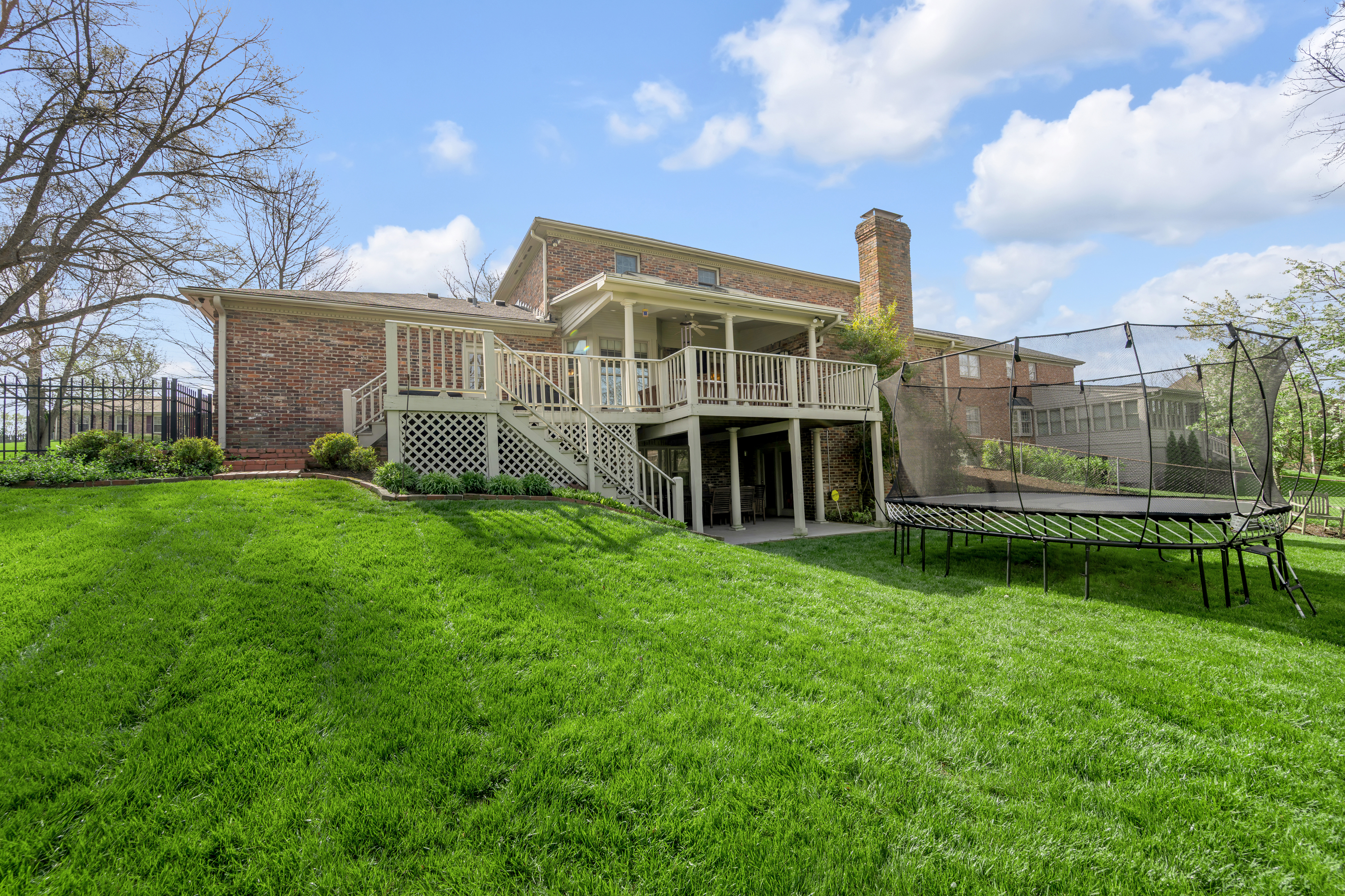  2071 Manor Drive - 物件實景