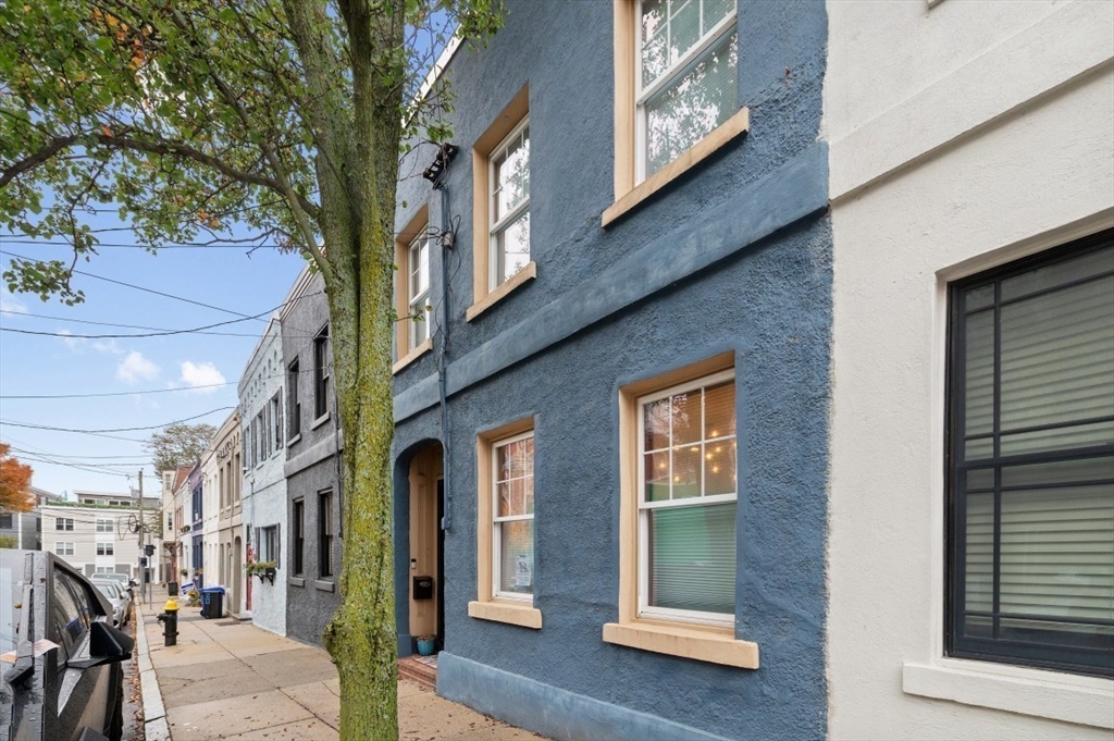 Boston, Massachusetts, 02127, United States, 2 Bedrooms Bedrooms, ,2 BathroomsBathrooms,Residential,For Sale,1988165