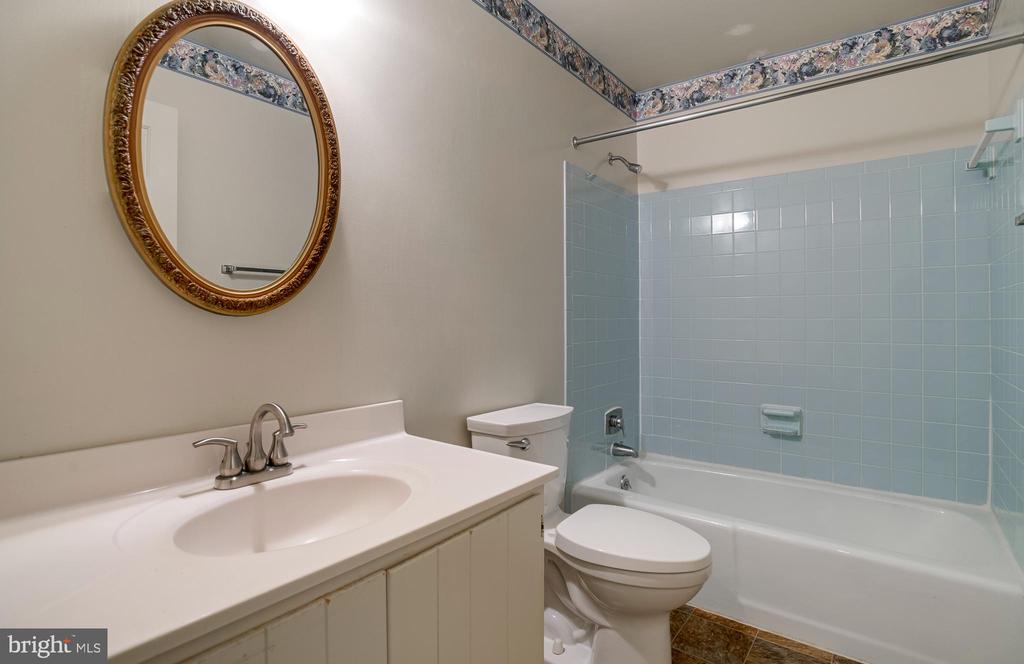 Warrenton, Virginia, 20187, United States, 3 Bedrooms Bedrooms, ,3 BathroomsBathrooms,Residential,For Sale,2049291