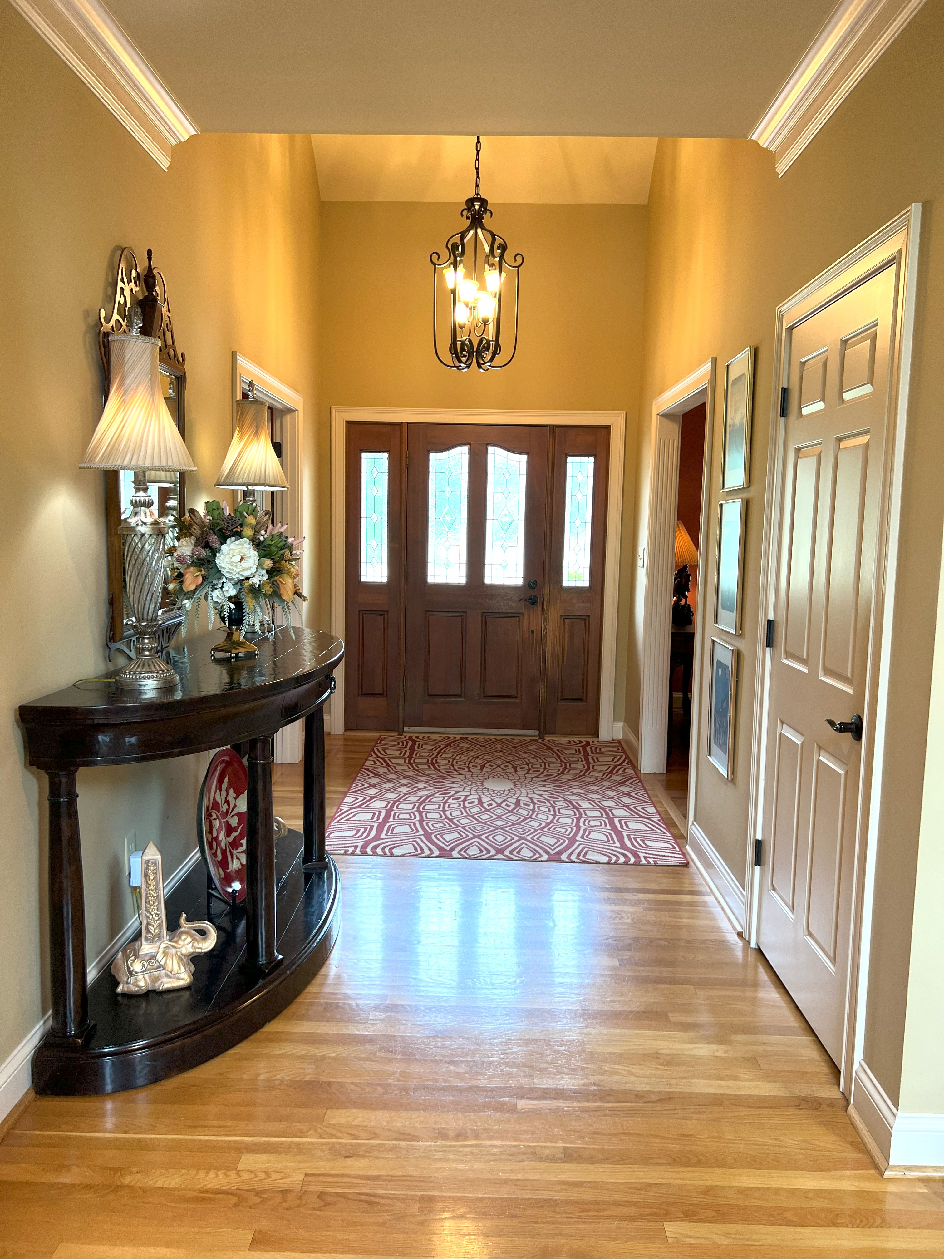 Frankfort, Kentucky, 40601, United States, 5 Bedrooms Bedrooms, ,4 BathroomsBathrooms,Residential,For Sale,1983551