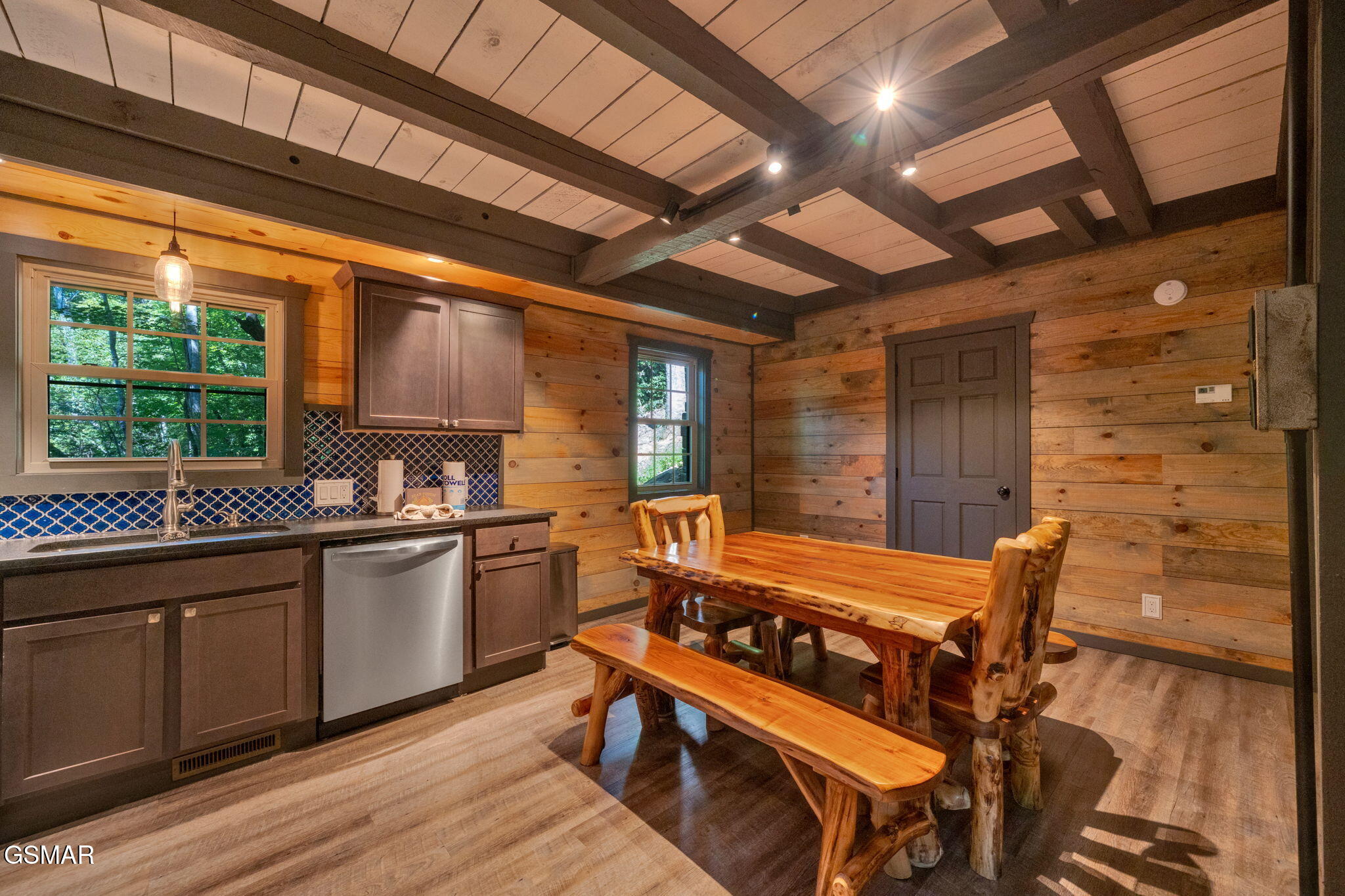 Gatlinburg, Tennessee, 37738, United States, 4 Bedrooms Bedrooms, ,5 BathroomsBathrooms,Residential,For Sale,1921348