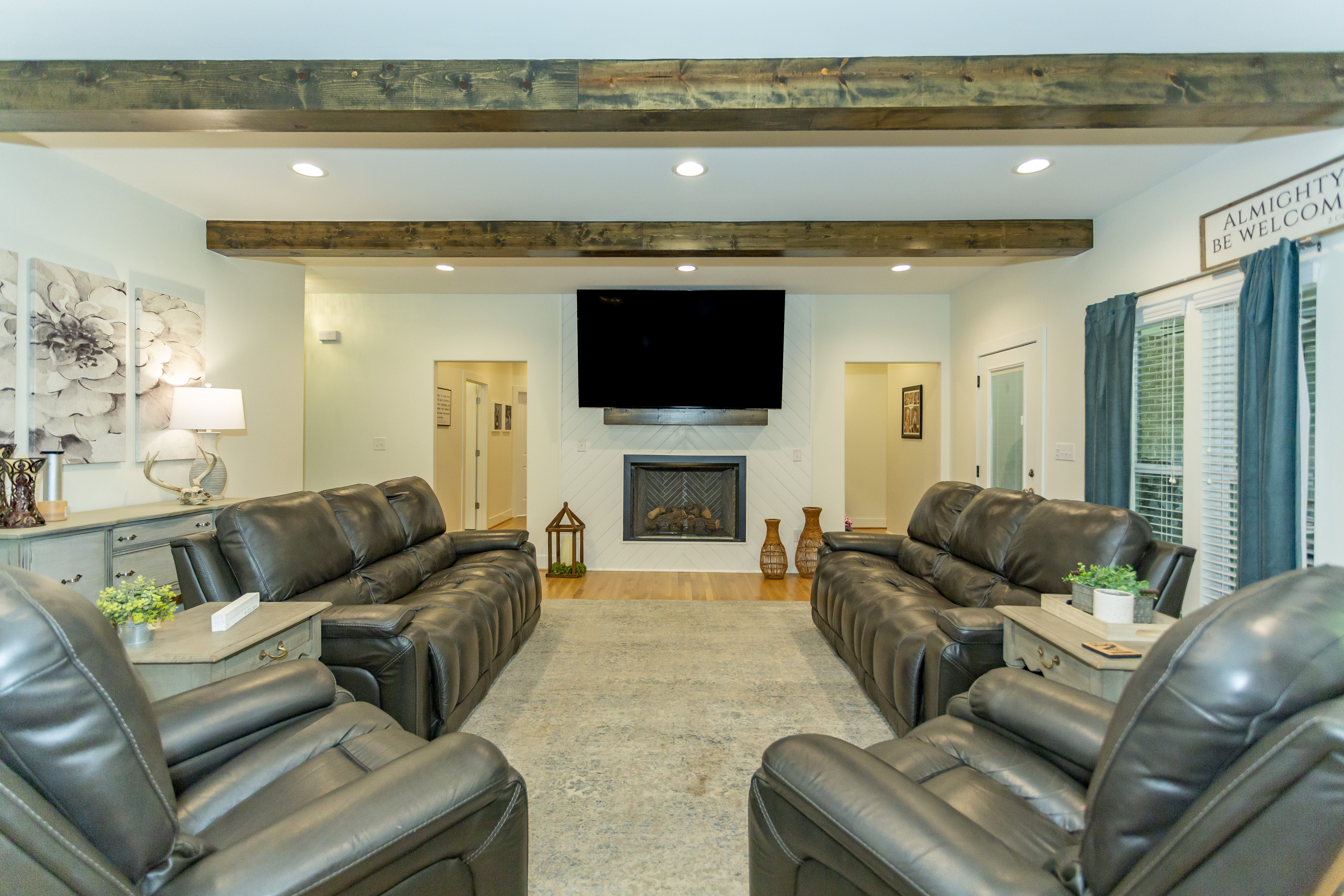 Helena, Alabama, 35080, United States, 5 Bedrooms Bedrooms, ,5 BathroomsBathrooms,Residential,For Sale,1979427