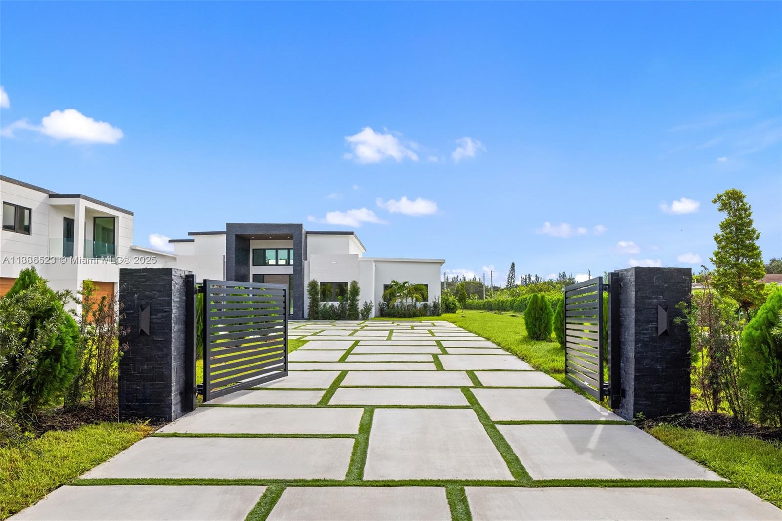 Southwest Ranches, Florida, 33331, United States, 6 Bedrooms Bedrooms, ,9 BathroomsBathrooms,Residential,For Sale,1955323