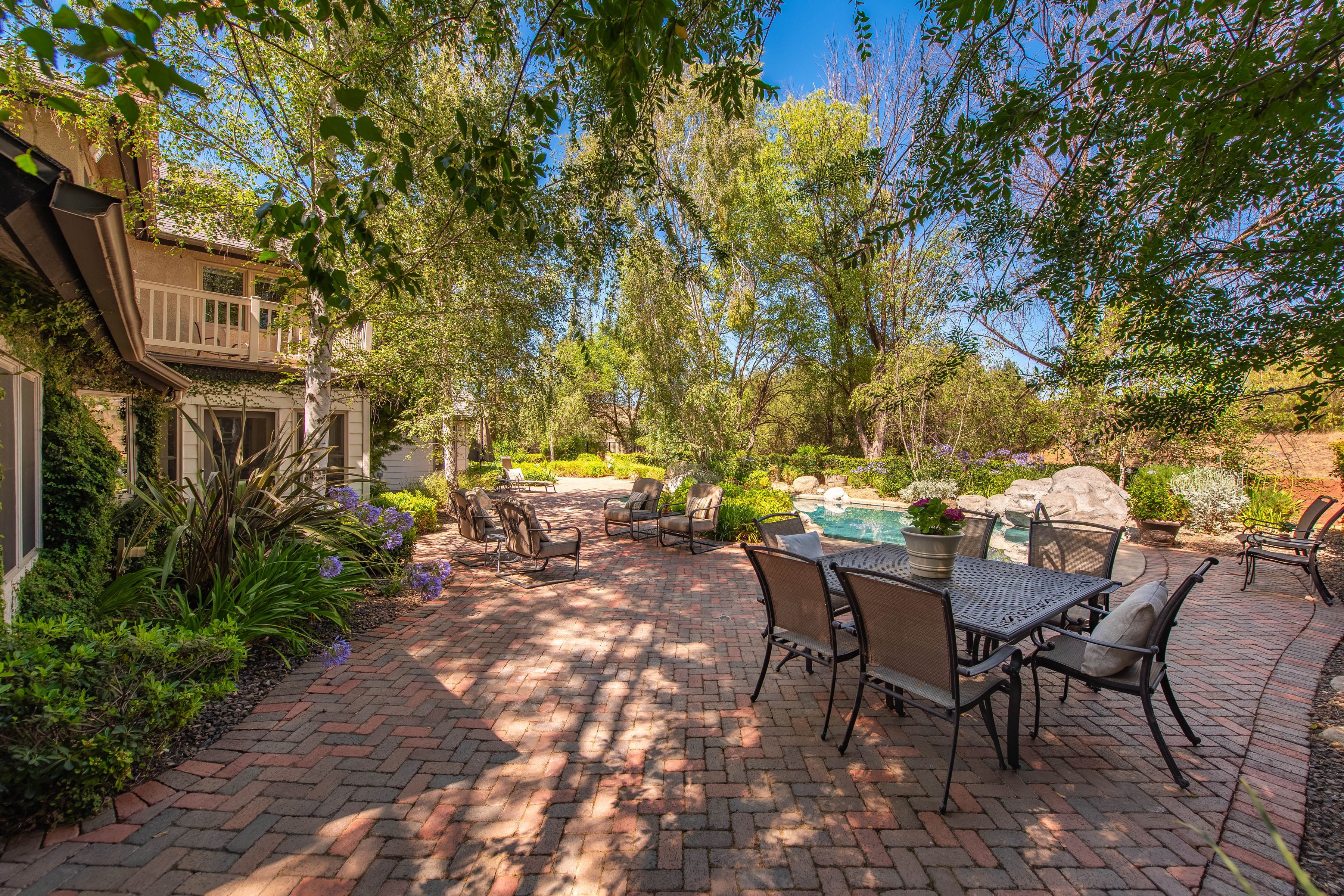  Gated Estate on Nearly 2 Acres - 物件實景
