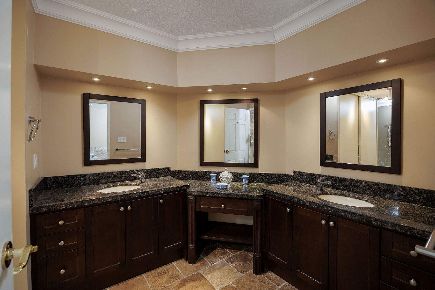  Modern Condo Living - 物件實景