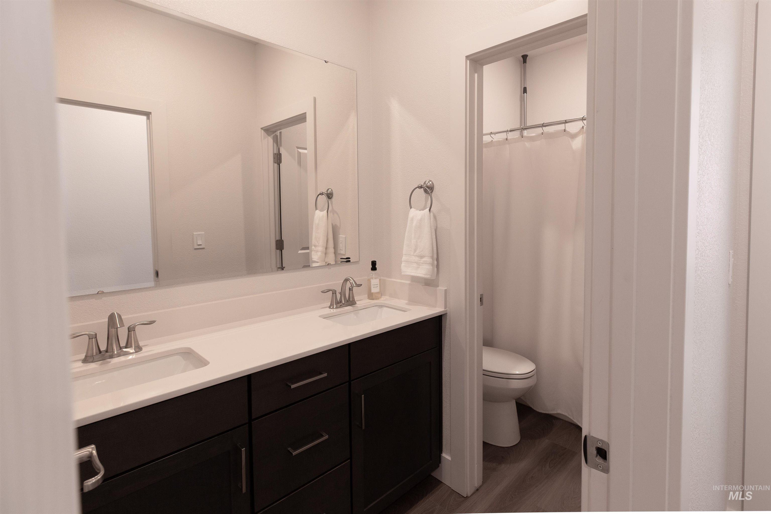 Meridian, Idaho, 83642, United States, 3 Bedrooms Bedrooms, ,Residential,For Sale,1896204