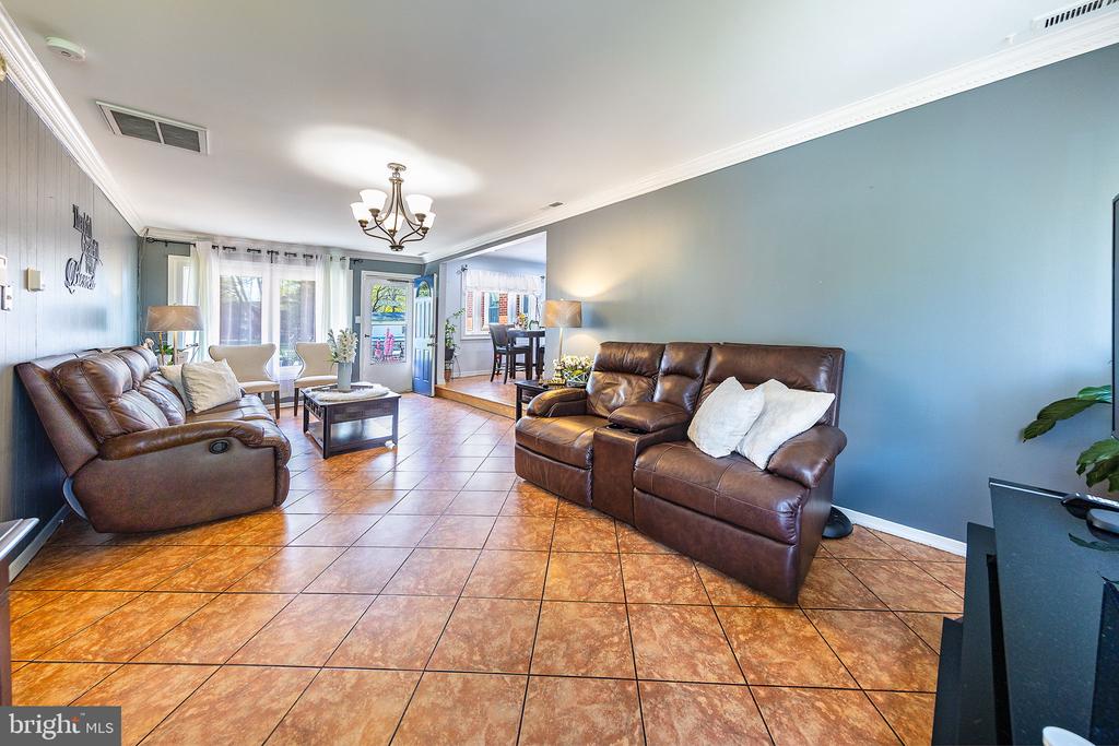 Silver Spring, Maryland, 20902, United States, 3 Bedrooms Bedrooms, ,3 BathroomsBathrooms,Residential,For Sale,1931688