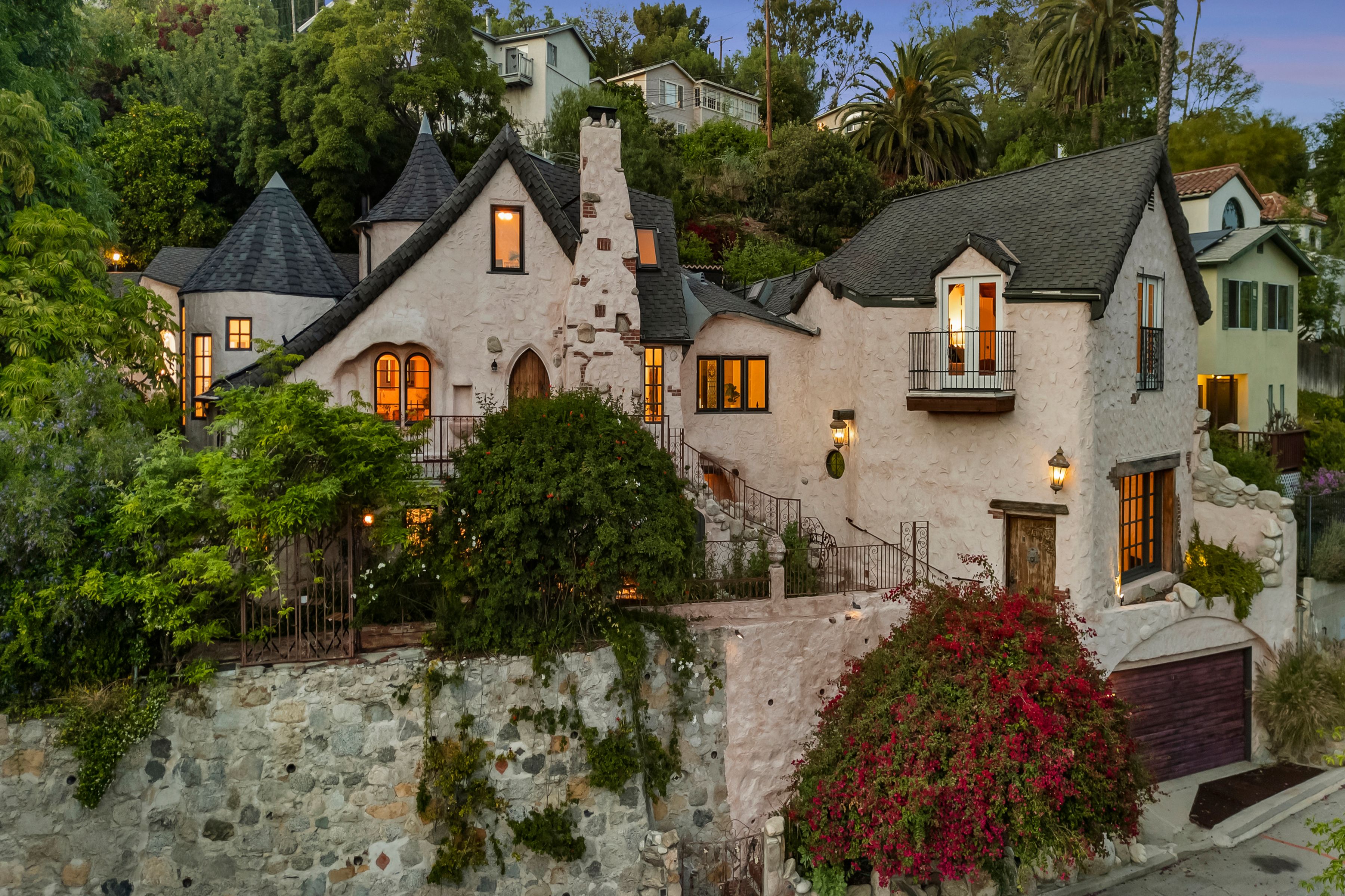  A Storybook Compound - 物件實景