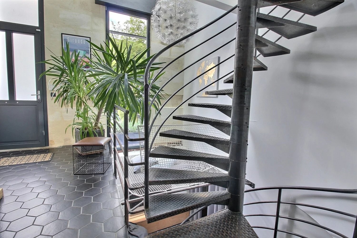 Le Bouscat, New Aquitaine, 33110, FR, 4 Bedrooms Bedrooms, ,Residential,For Sale,1828062