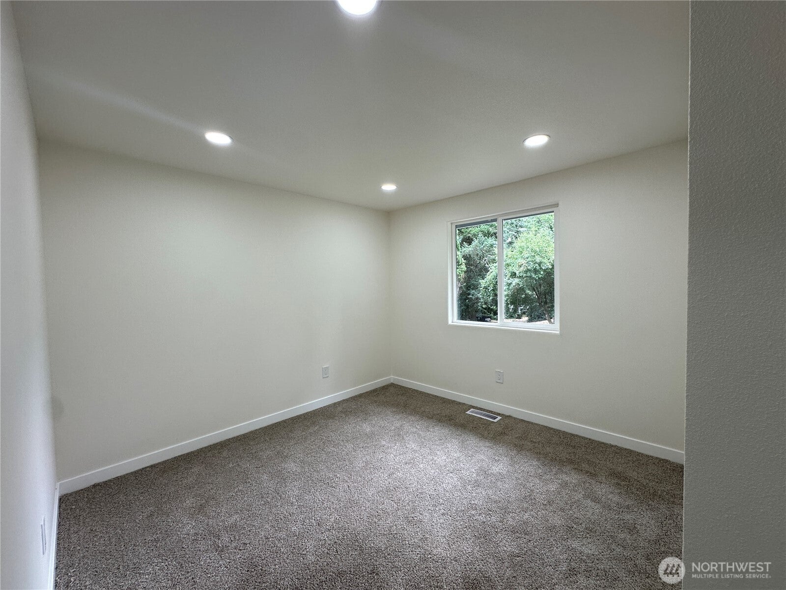 Olympia, Washington, 98516, United States, 4 Bedrooms Bedrooms, ,3 BathroomsBathrooms,Residential,For Sale,1905685
