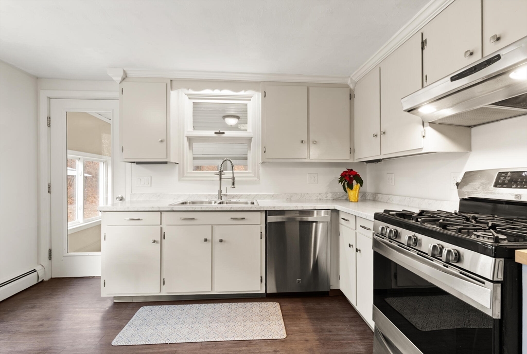 Dunstable, Massachusetts, 01827, United States, 4 Bedrooms Bedrooms, ,2 BathroomsBathrooms,Residential,For Sale,2001941