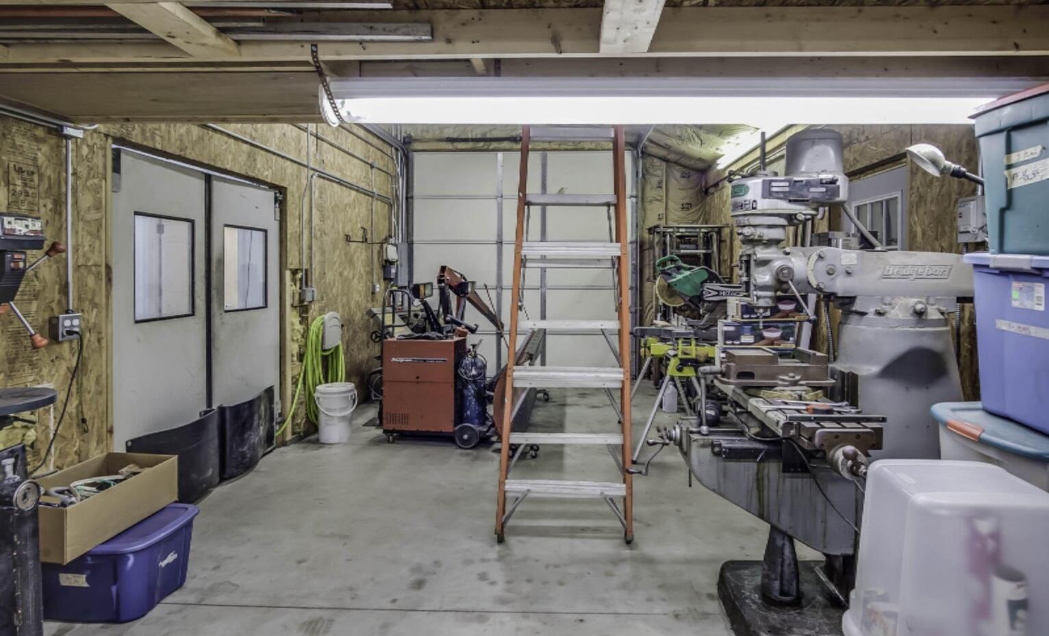 Fennville, Michigan, 49408, United States, 4 Bedrooms Bedrooms, ,4 BathroomsBathrooms,Residential,For Sale,1966449