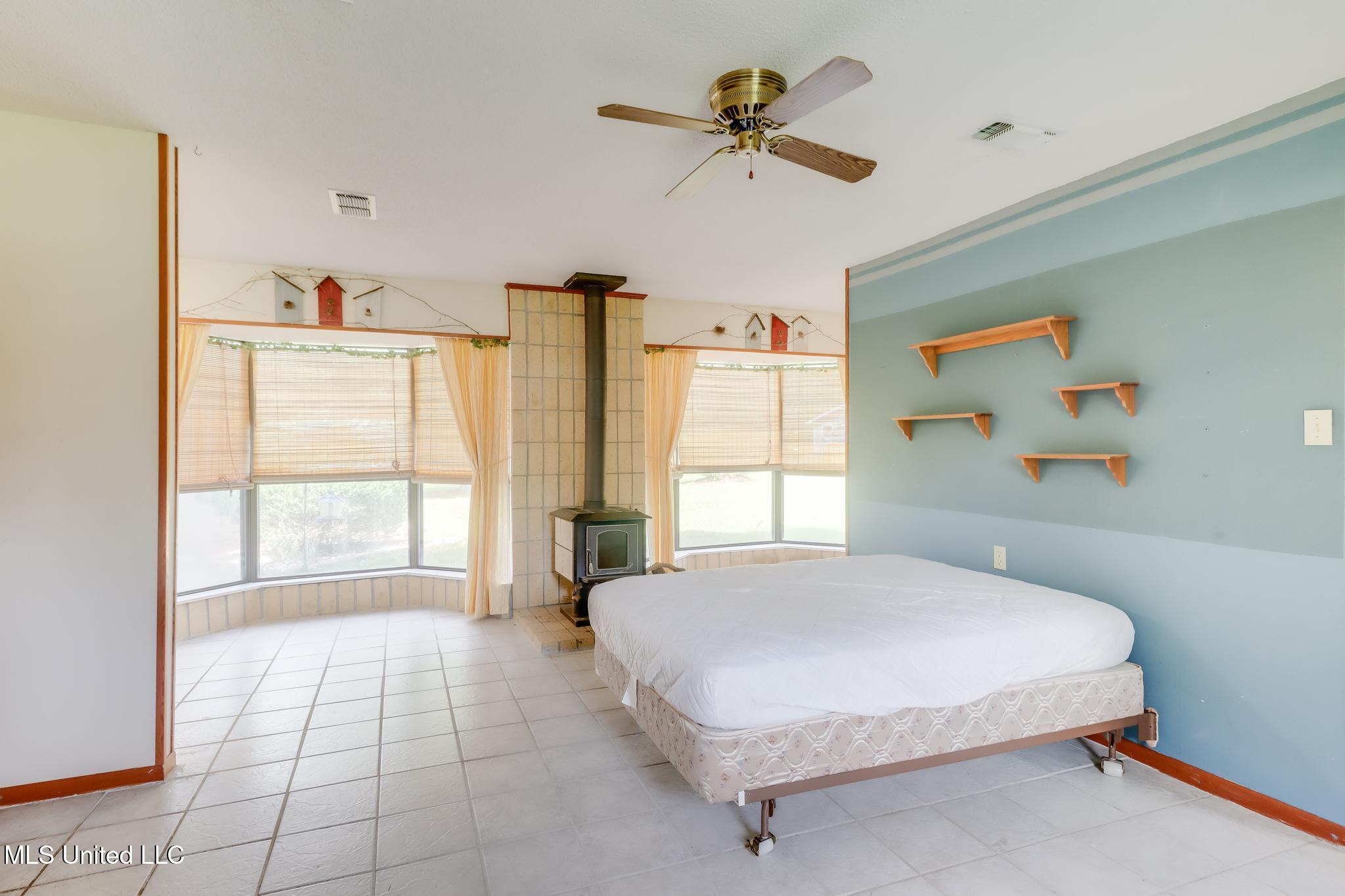 Pass Christian, Mississippi, 39571, United States, 3 Bedrooms Bedrooms, ,2 BathroomsBathrooms,Residential,For Sale,1874692