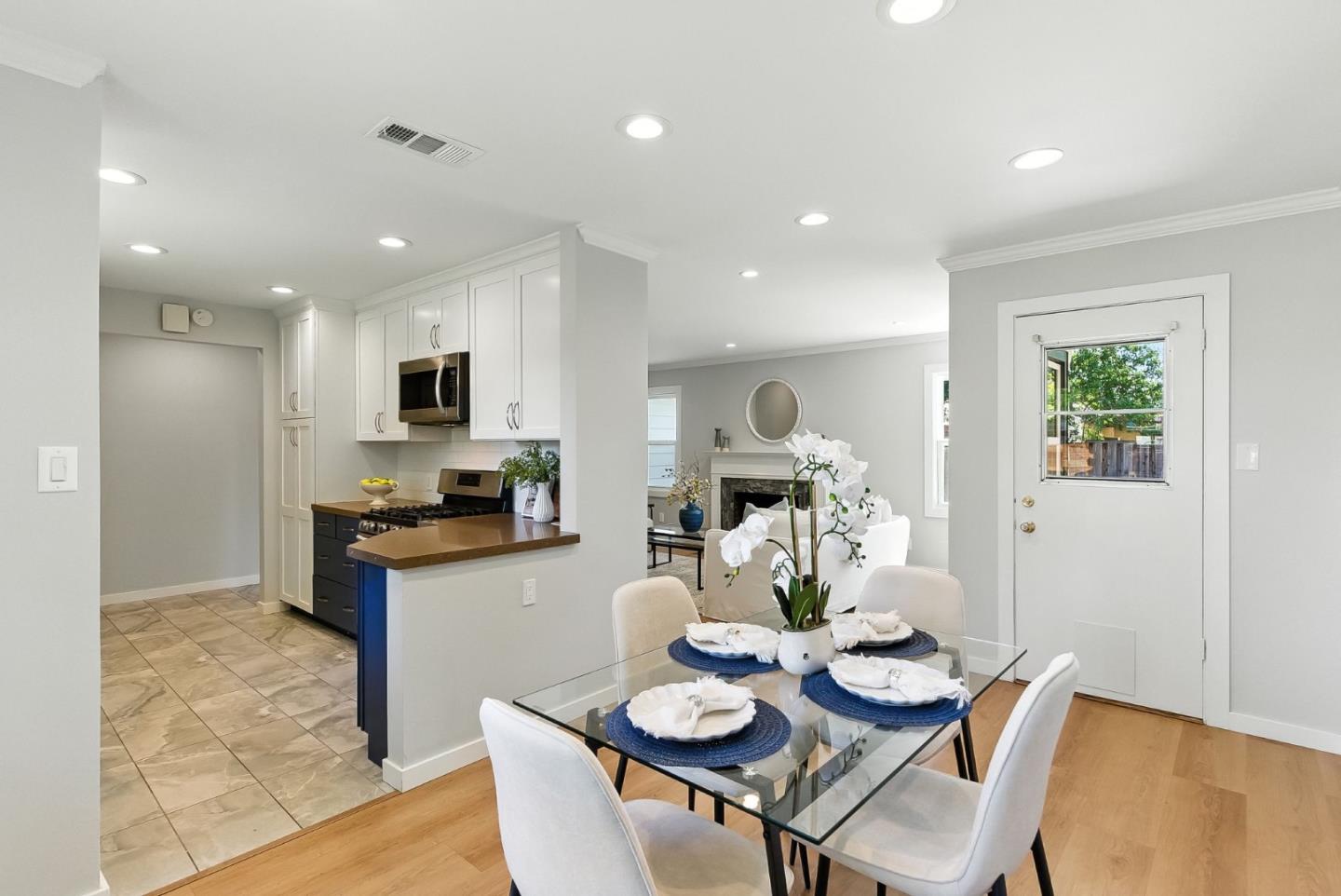 Redwood City, California, 94063, United States, 2 Bedrooms Bedrooms, ,1 BathroomBathrooms,Residential,For Sale,1885449
