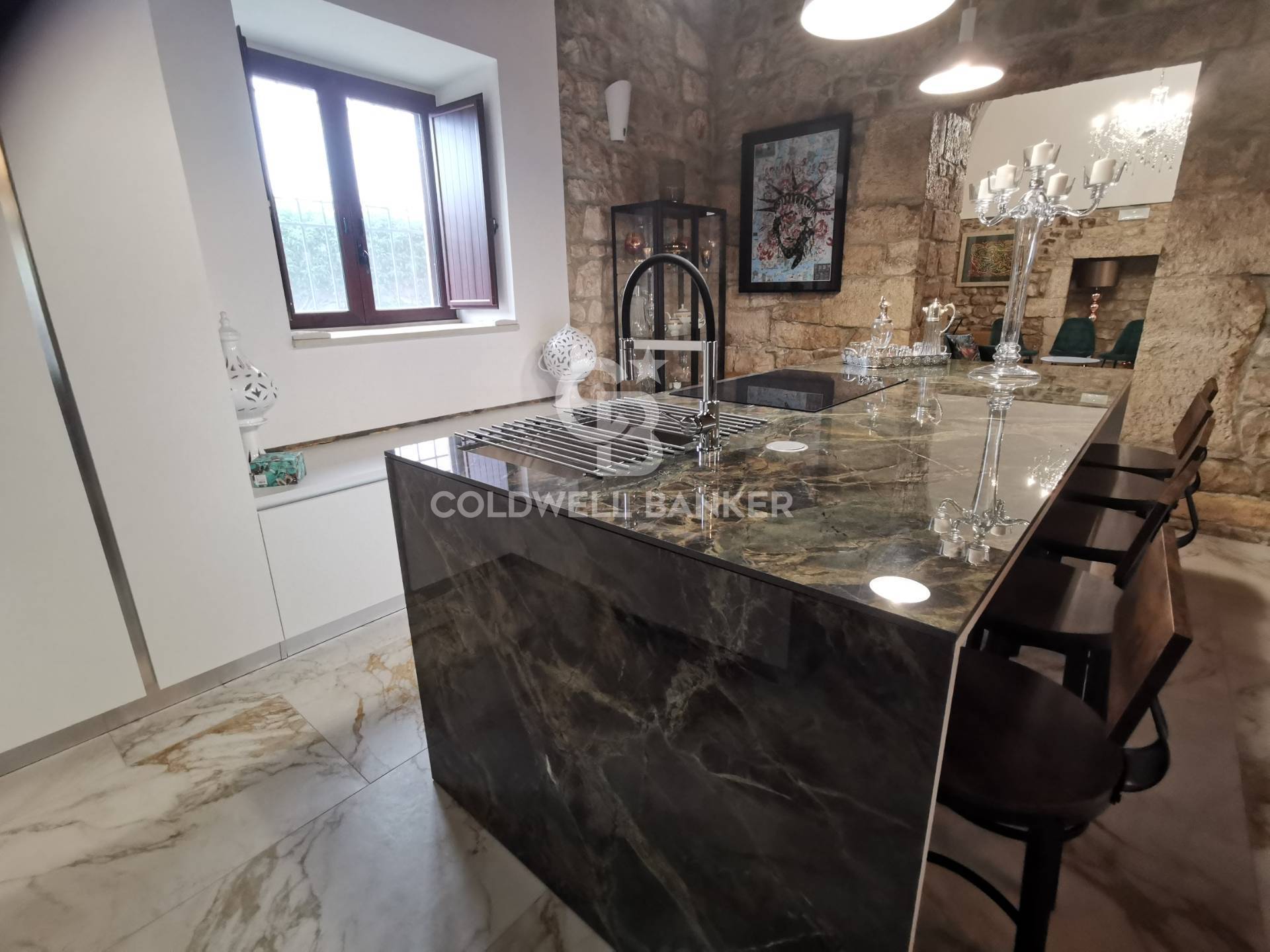 Modica, Ragusa, 97015, IT, 4 Bedrooms Bedrooms, ,6 BathroomsBathrooms,Residential,For Sale,1827626