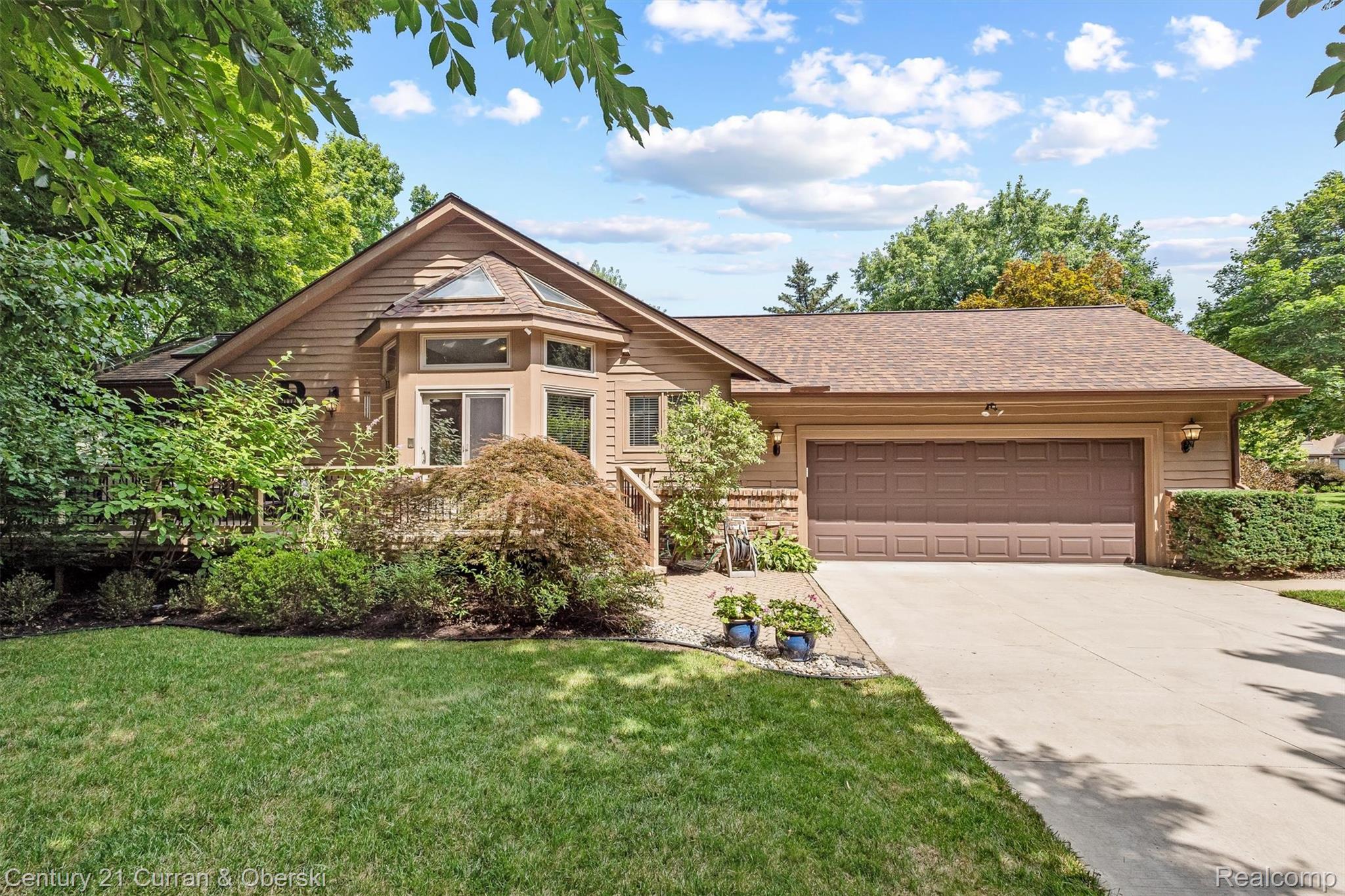 Northville, Michigan, 48167, United States, 4 Bedrooms Bedrooms, ,4 BathroomsBathrooms,Residential,For Sale,1923086