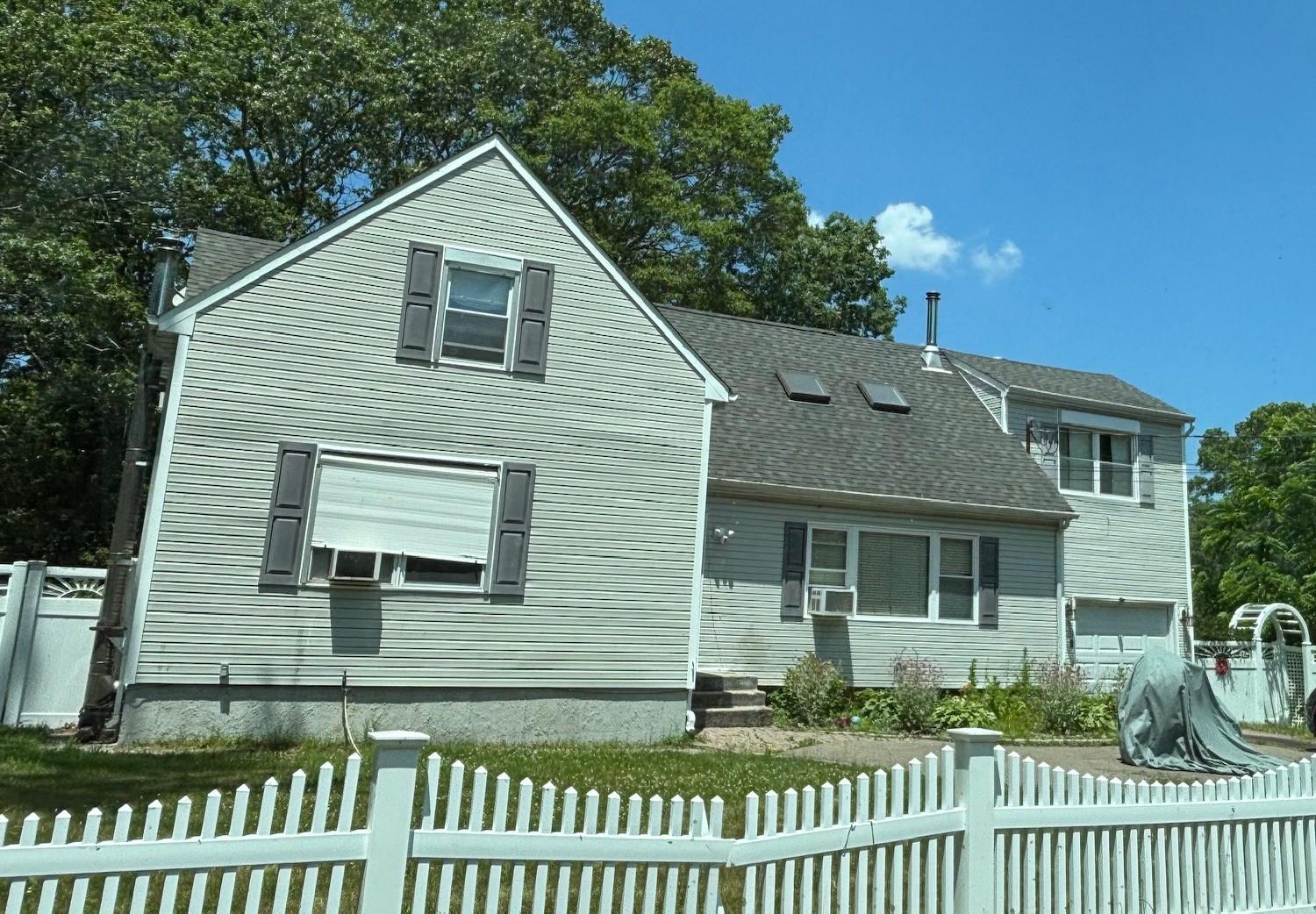 Mastic Beach, New York, 11951, United States, 4 Bedrooms Bedrooms, ,4 BathroomsBathrooms,Residential,For Sale,1975378