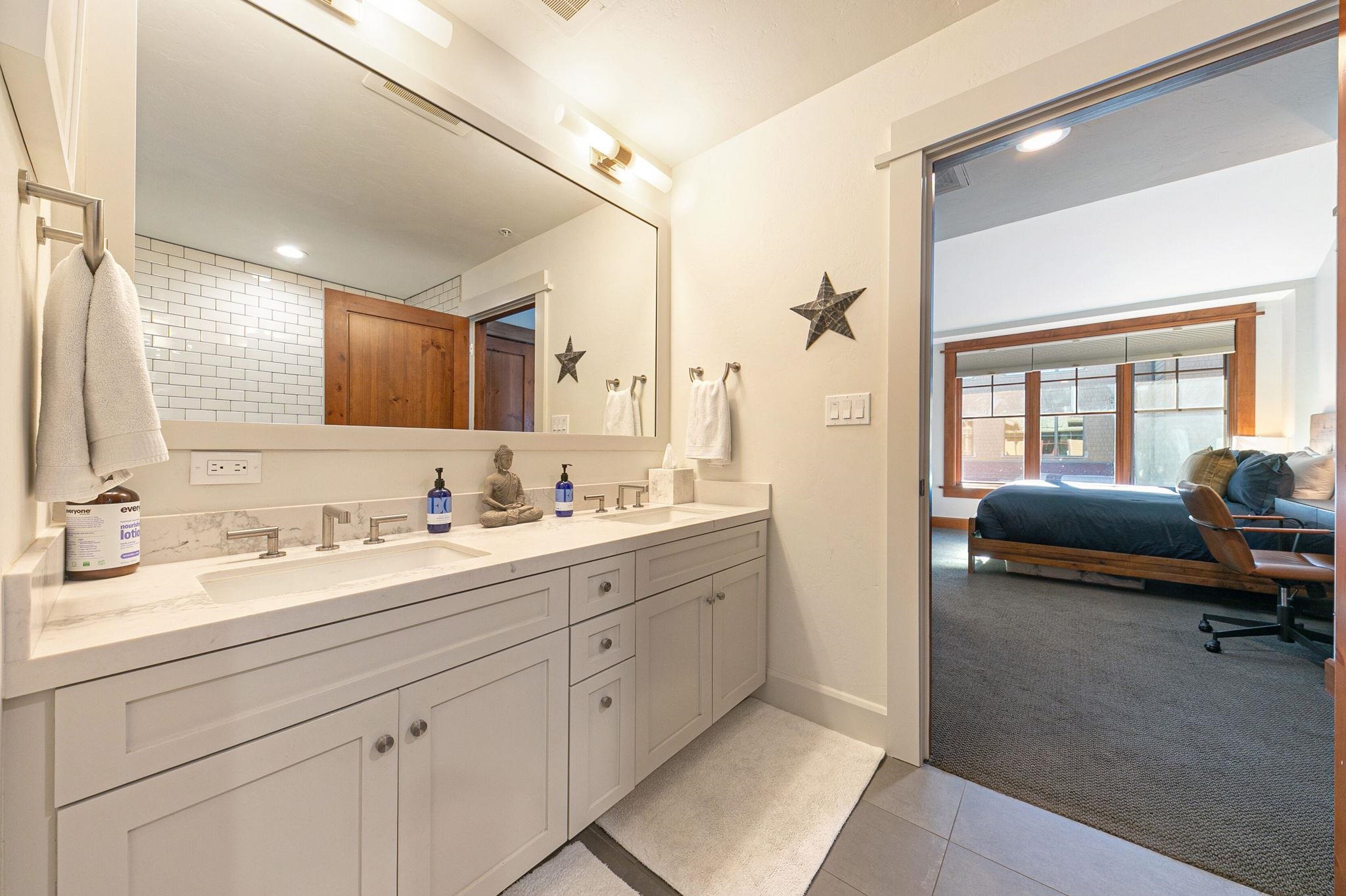 Truckee, California, 96161, United States, 2 Bedrooms Bedrooms, ,2 BathroomsBathrooms,Residential,For Sale,1999045